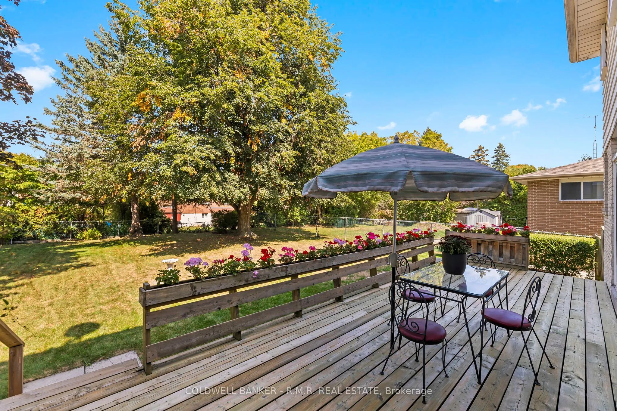6 Carwin Crescent