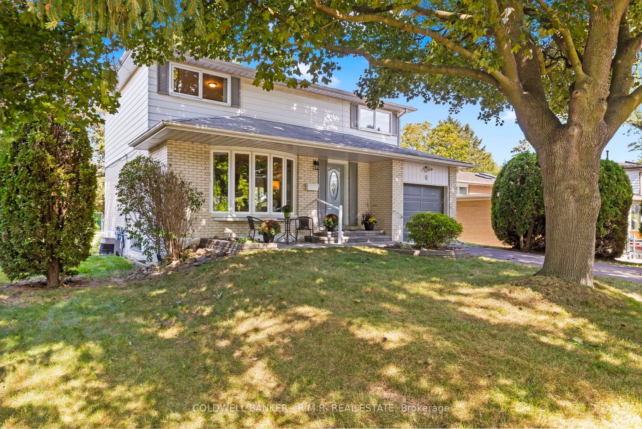 6 Carwin Crescent