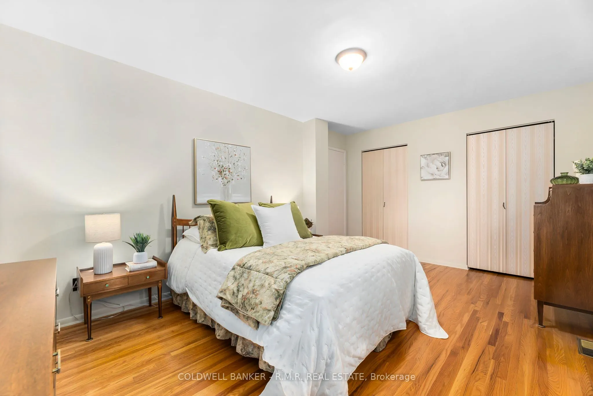 6 Carwin Crescent