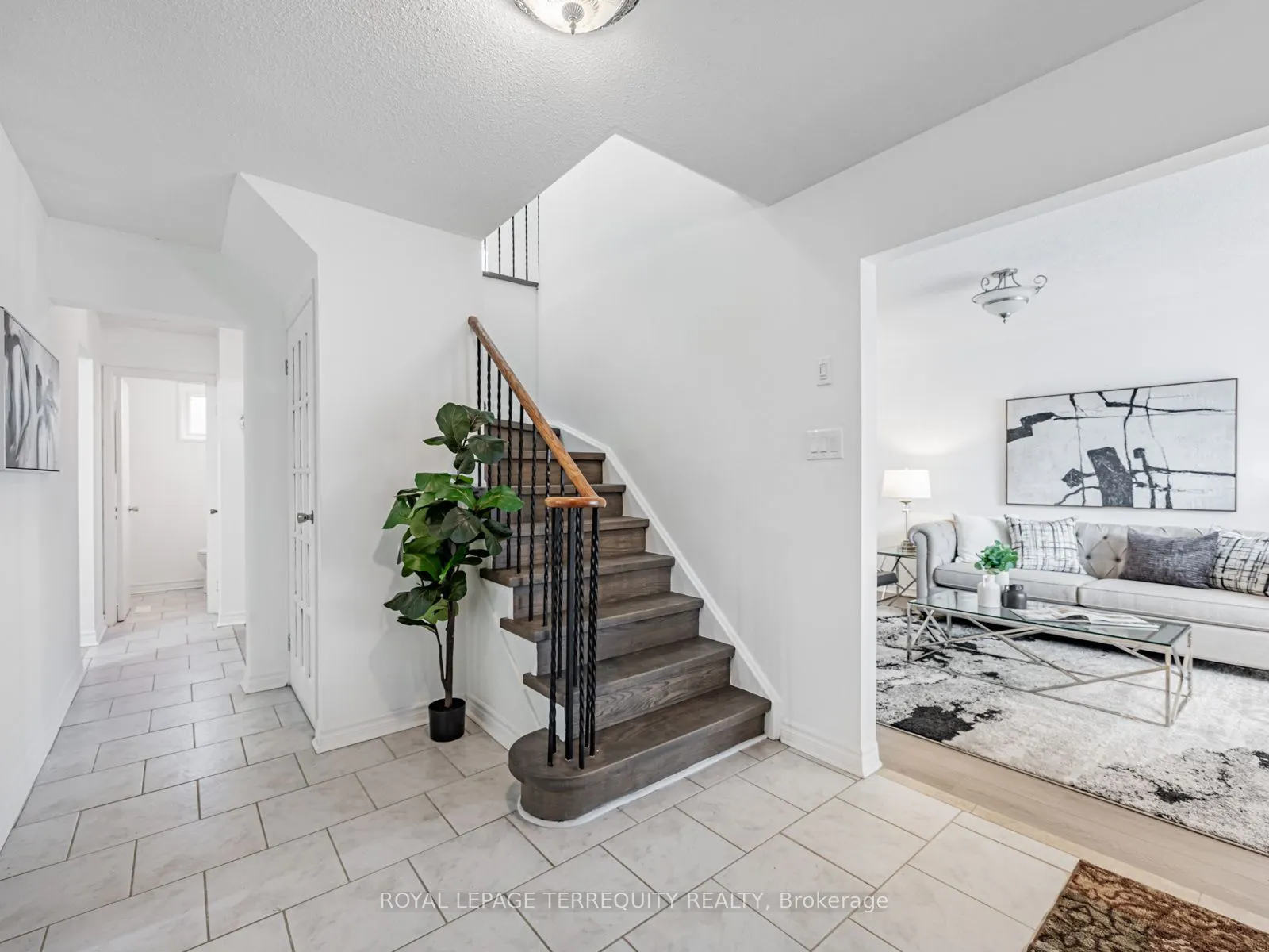 1858 Shadybrook Drive