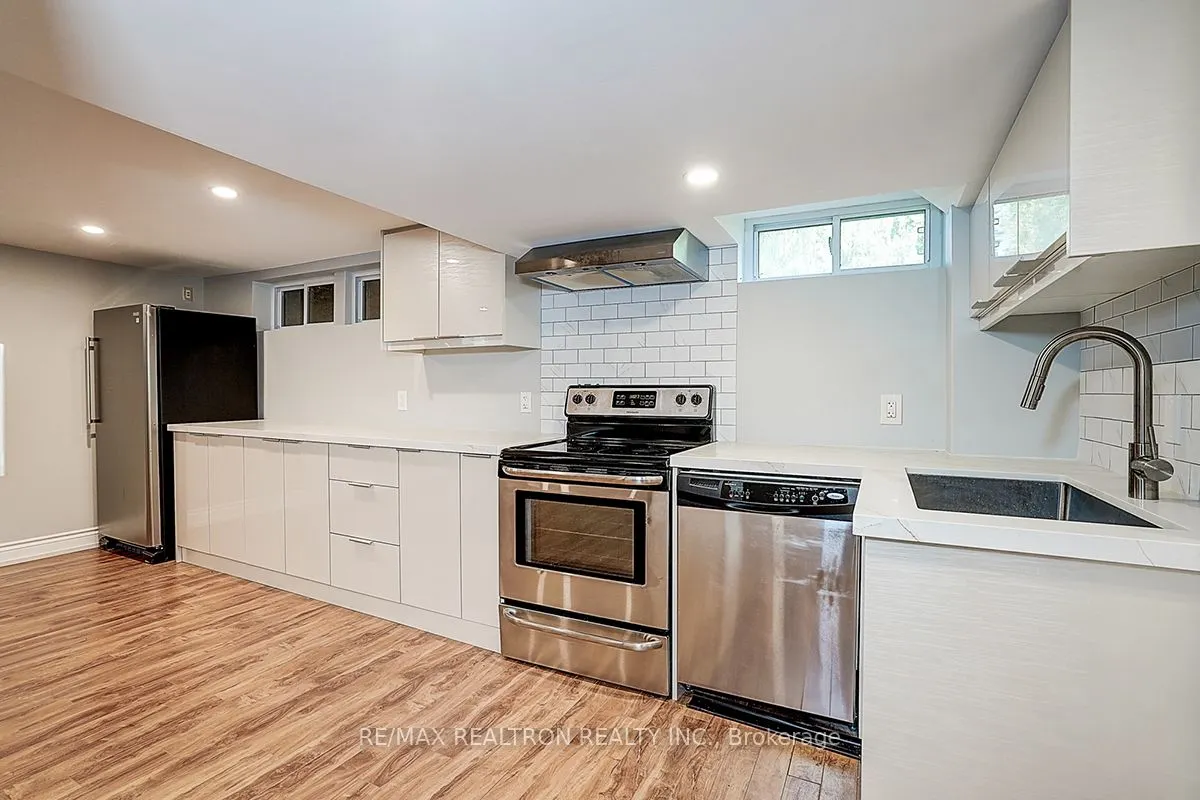900&904 Parklane Avenue