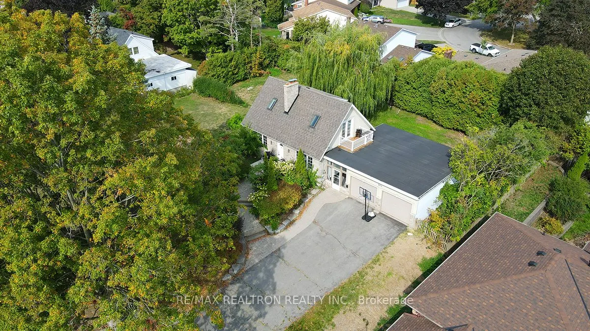 900&904 Parklane Avenue