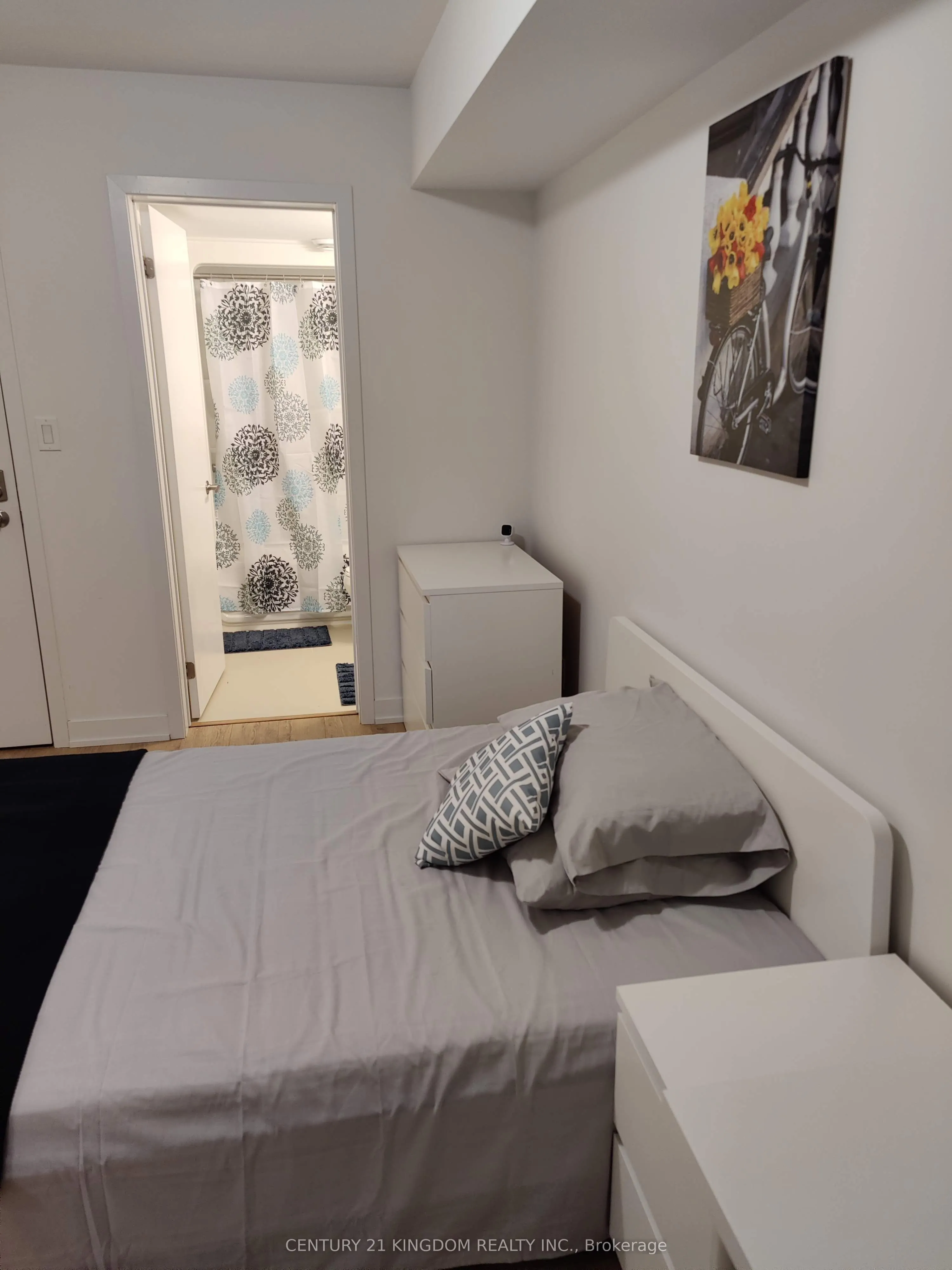 1740 Simcoe Street N, #37