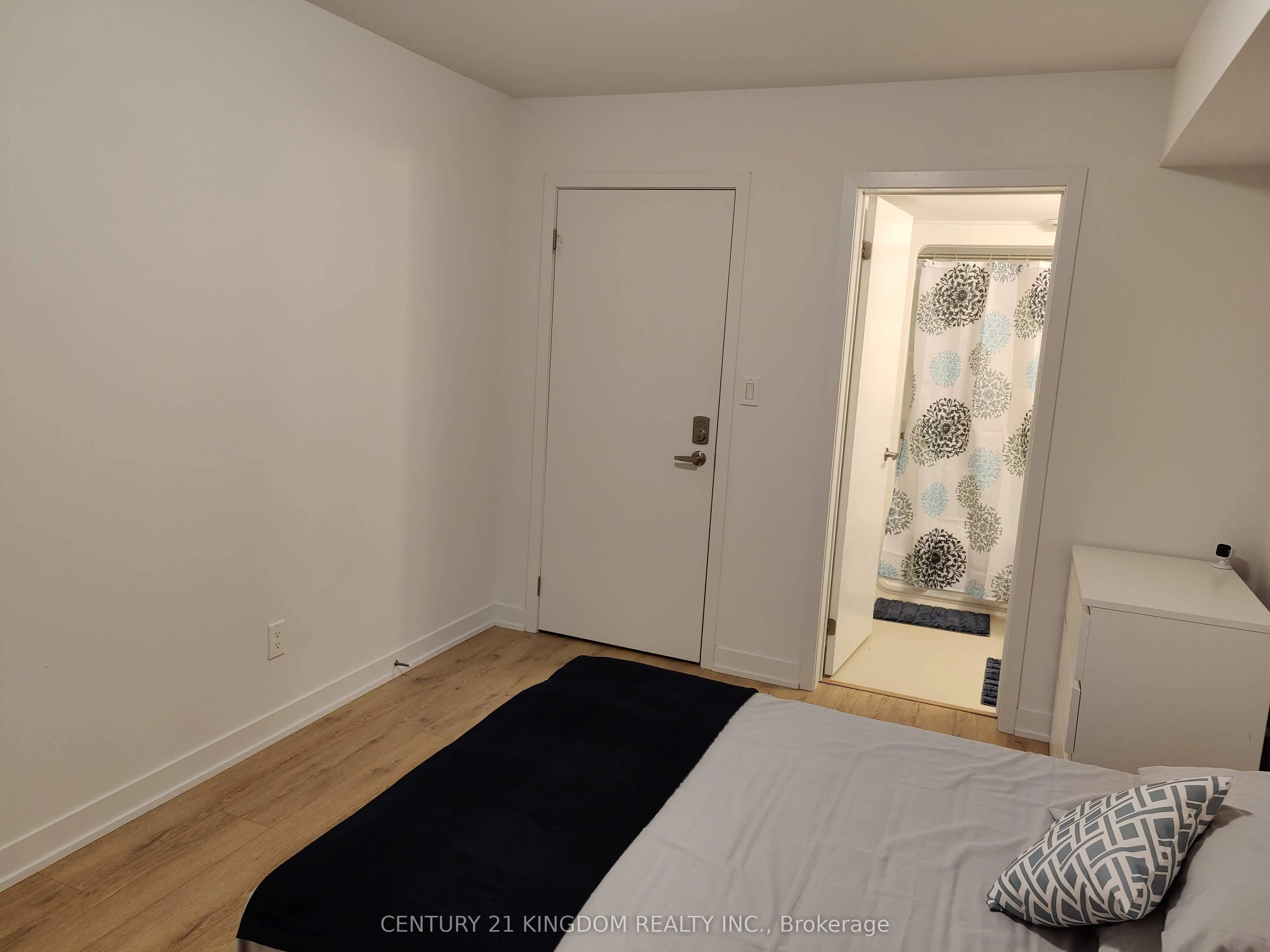 1740 Simcoe Street N, #37