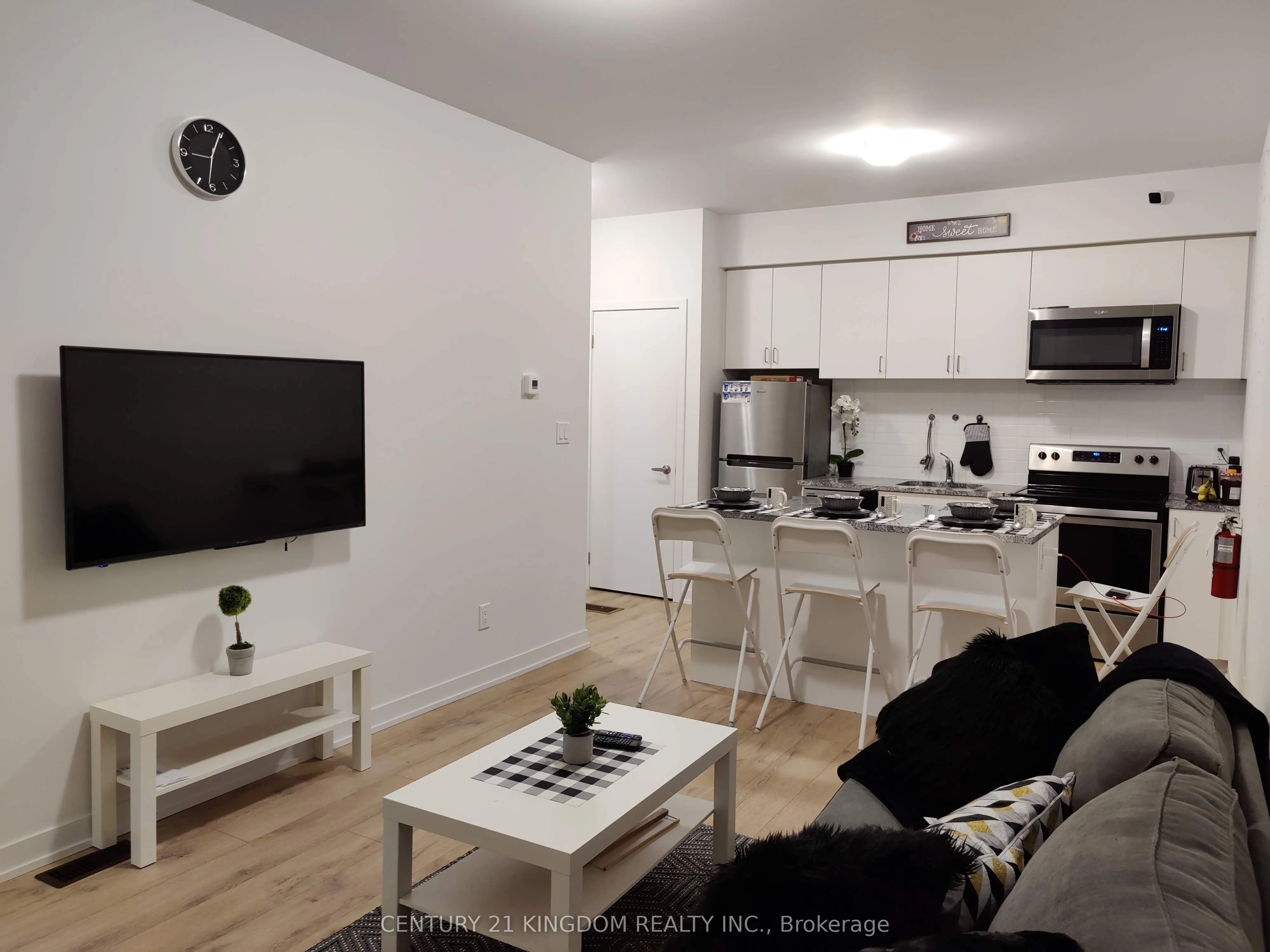 1740 Simcoe Street N, #37