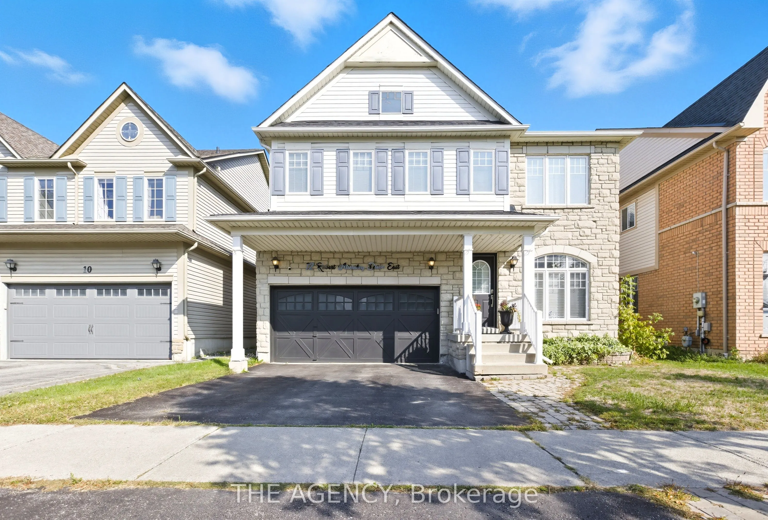 12 Robert Attersley Drive E