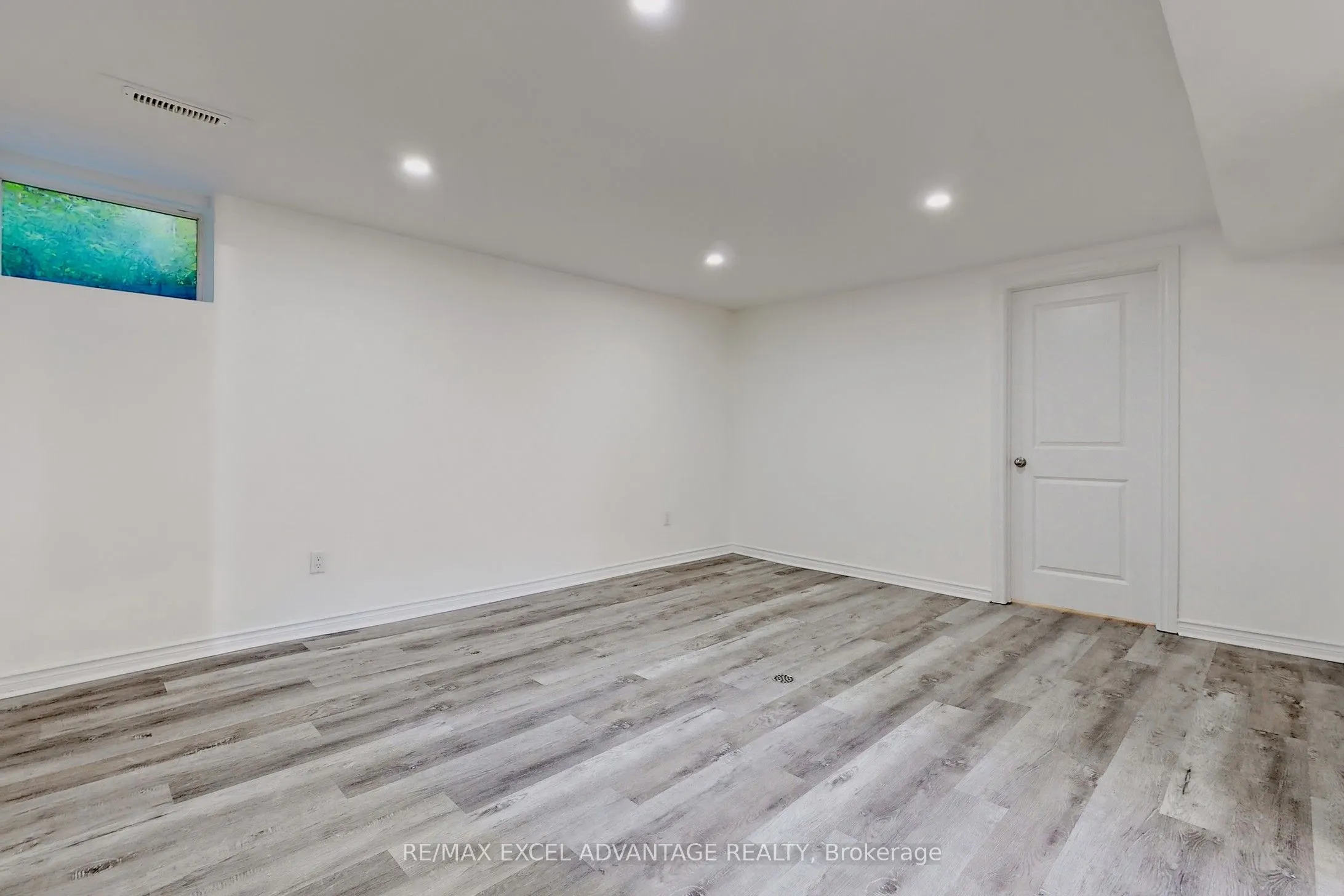 392 Humewood Avenue, #Lower