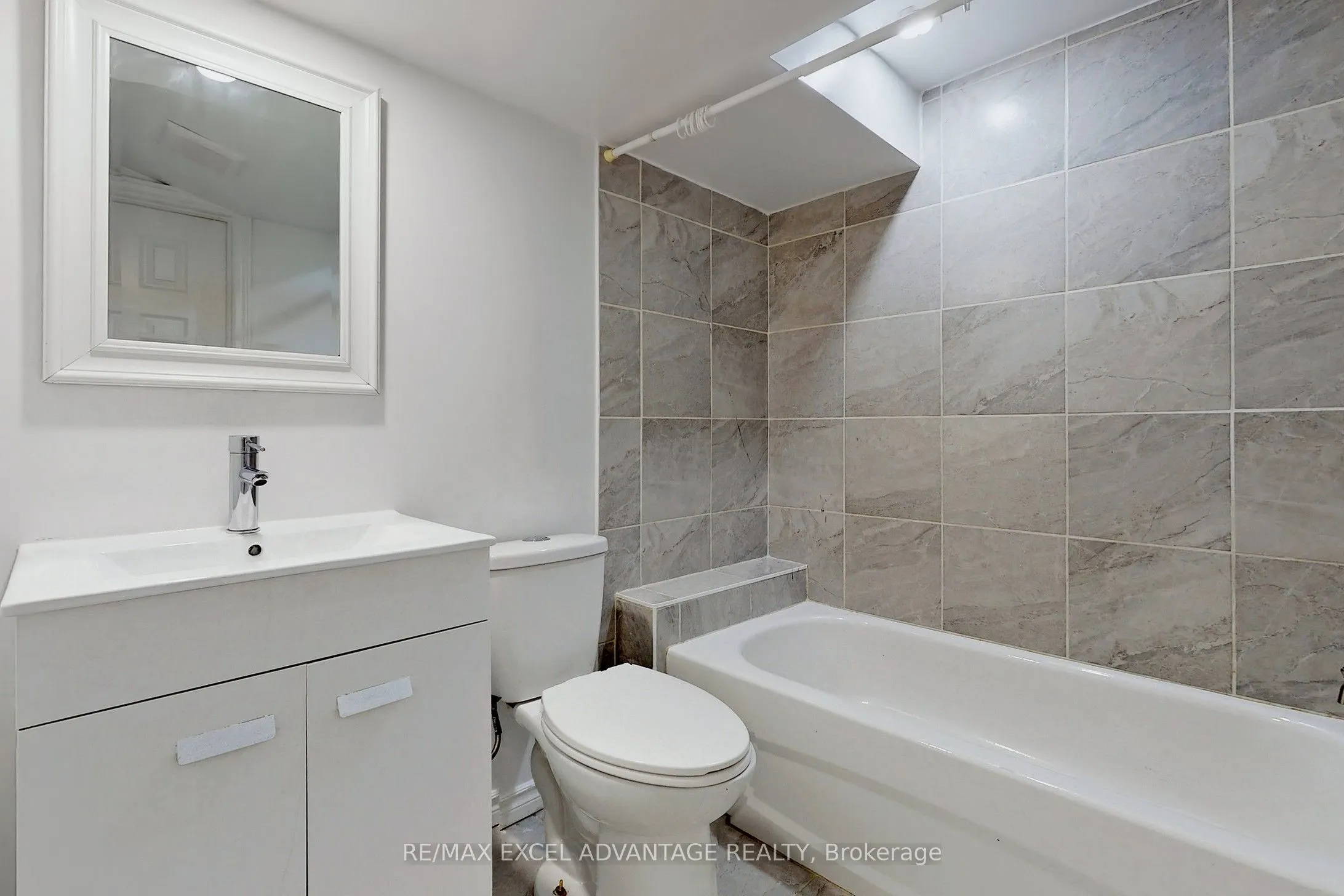 392 Humewood Avenue, #Lower