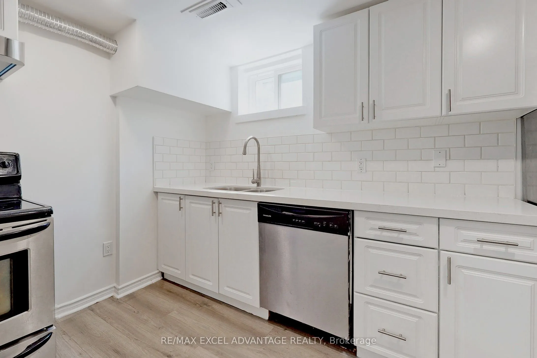 392 Humewood Avenue, #Lower