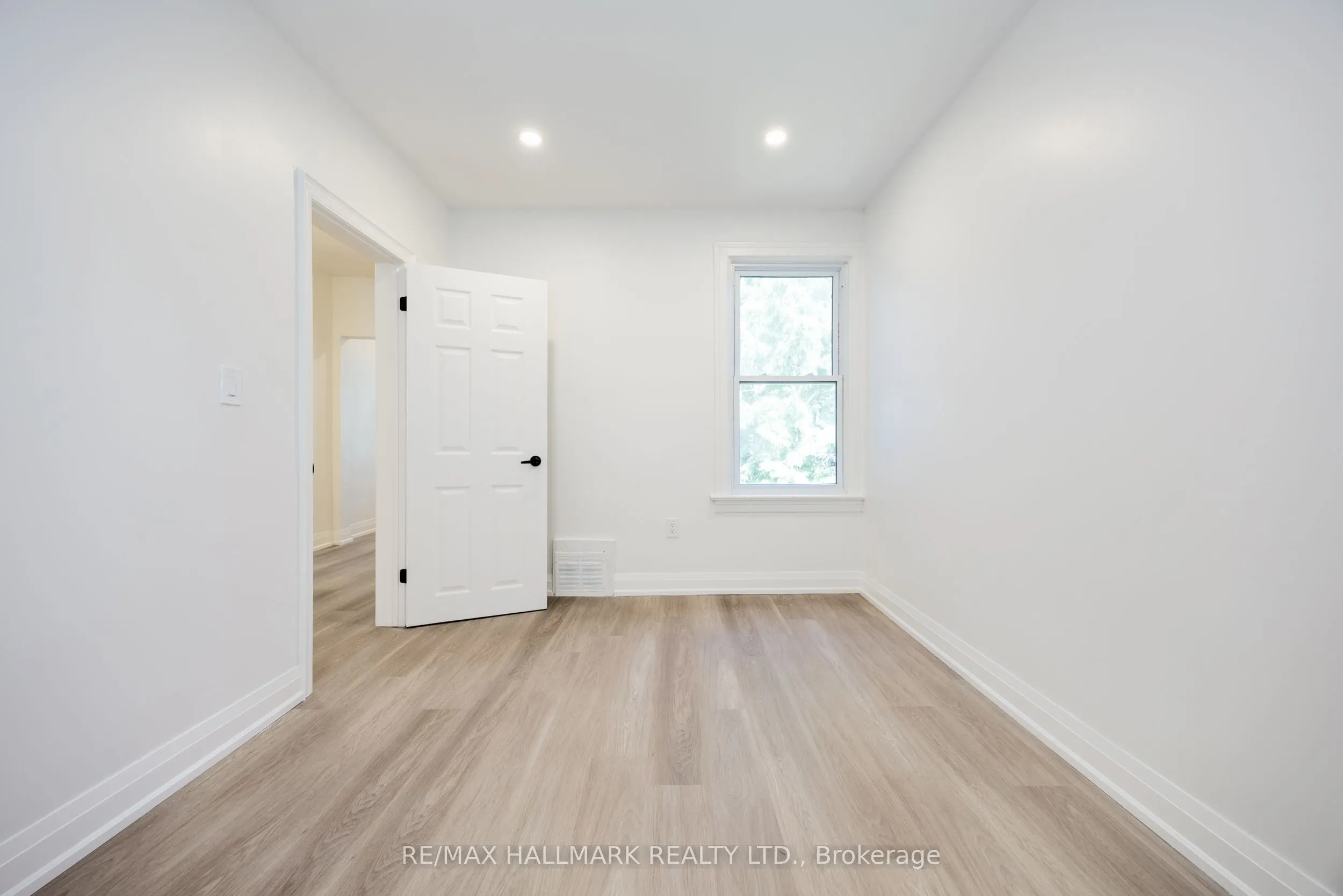 100 Dearbourne Avenue