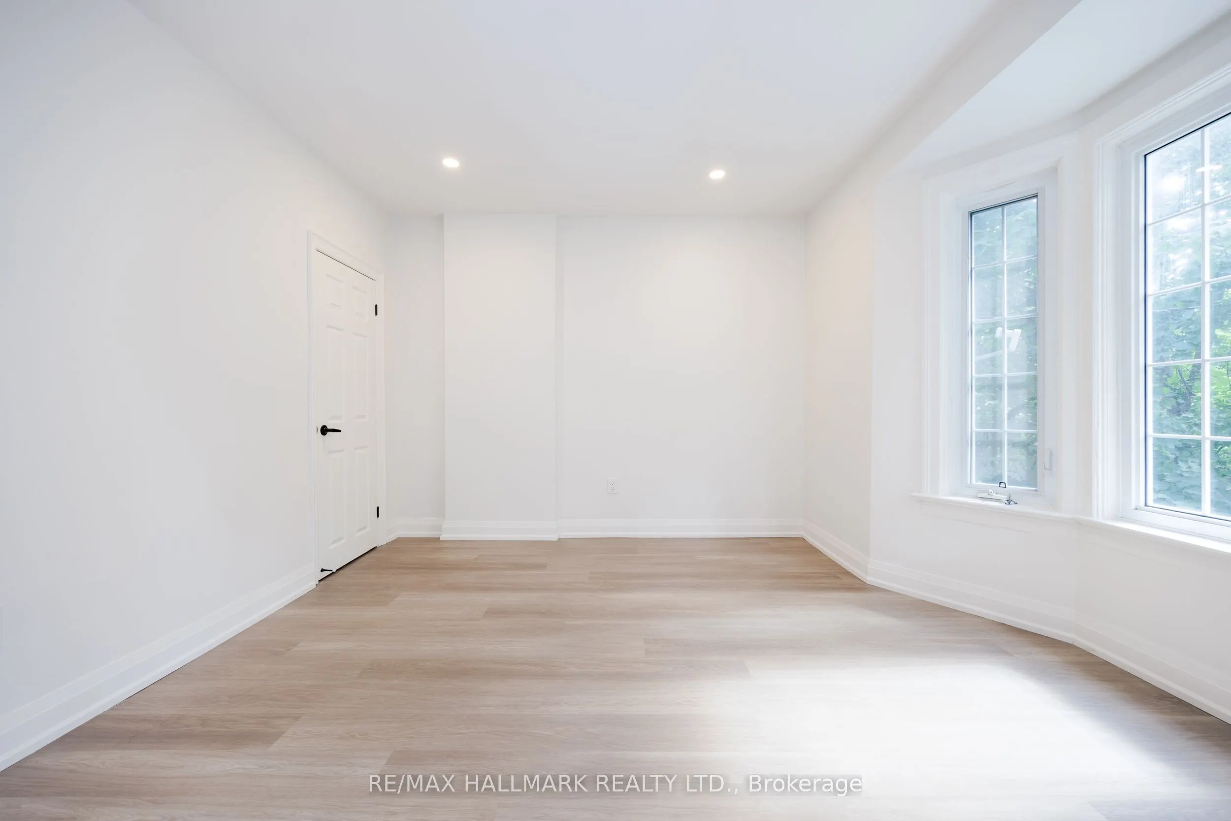 100 Dearbourne Avenue