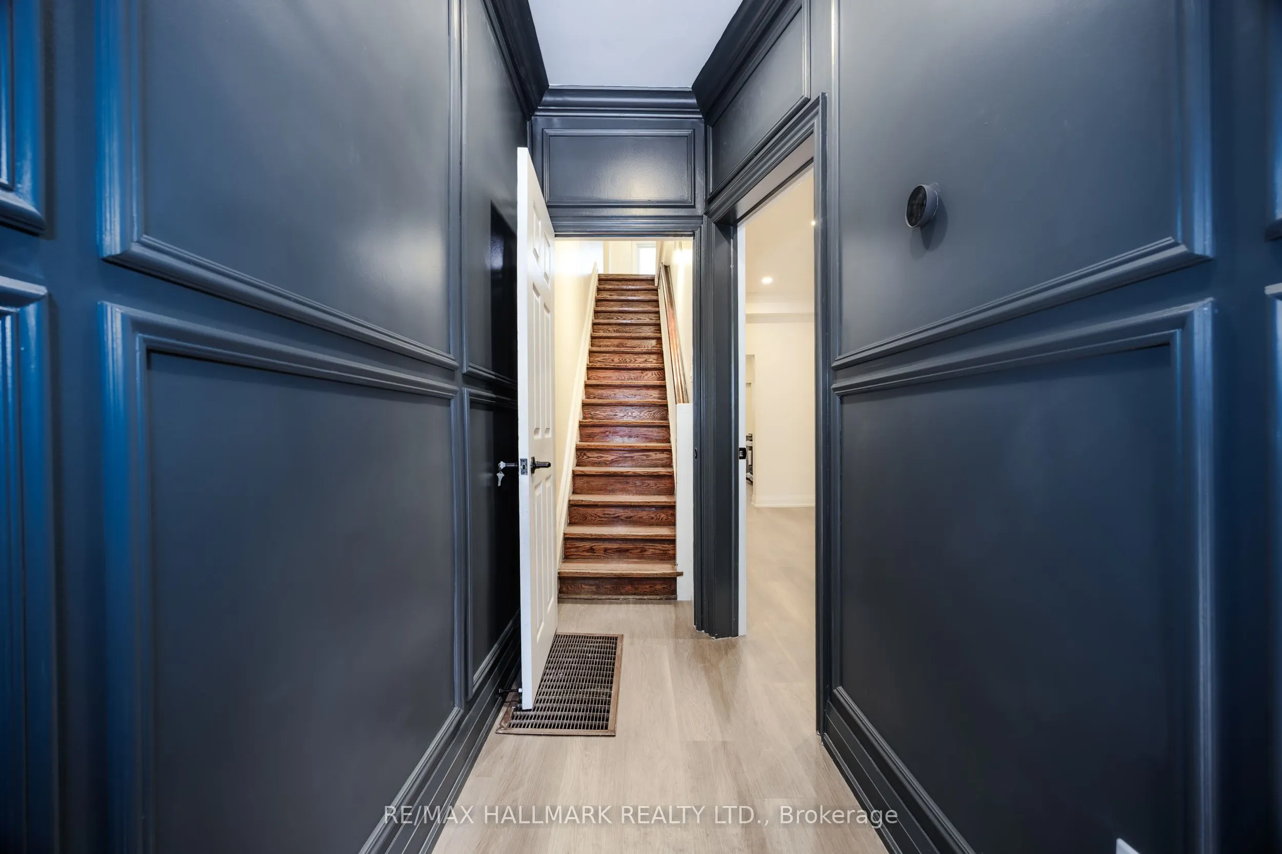 100 Dearbourne Avenue