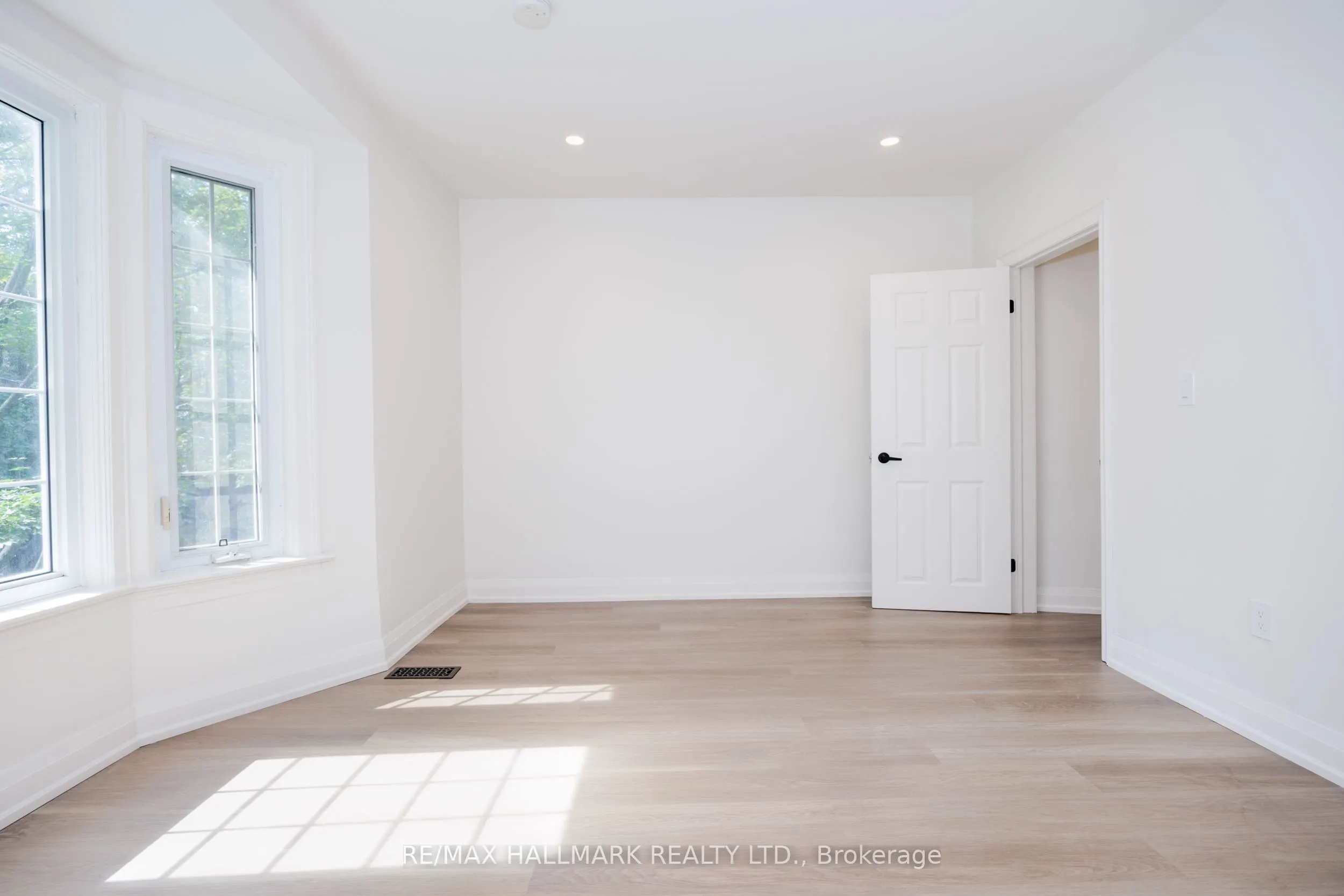100 Dearbourne Avenue