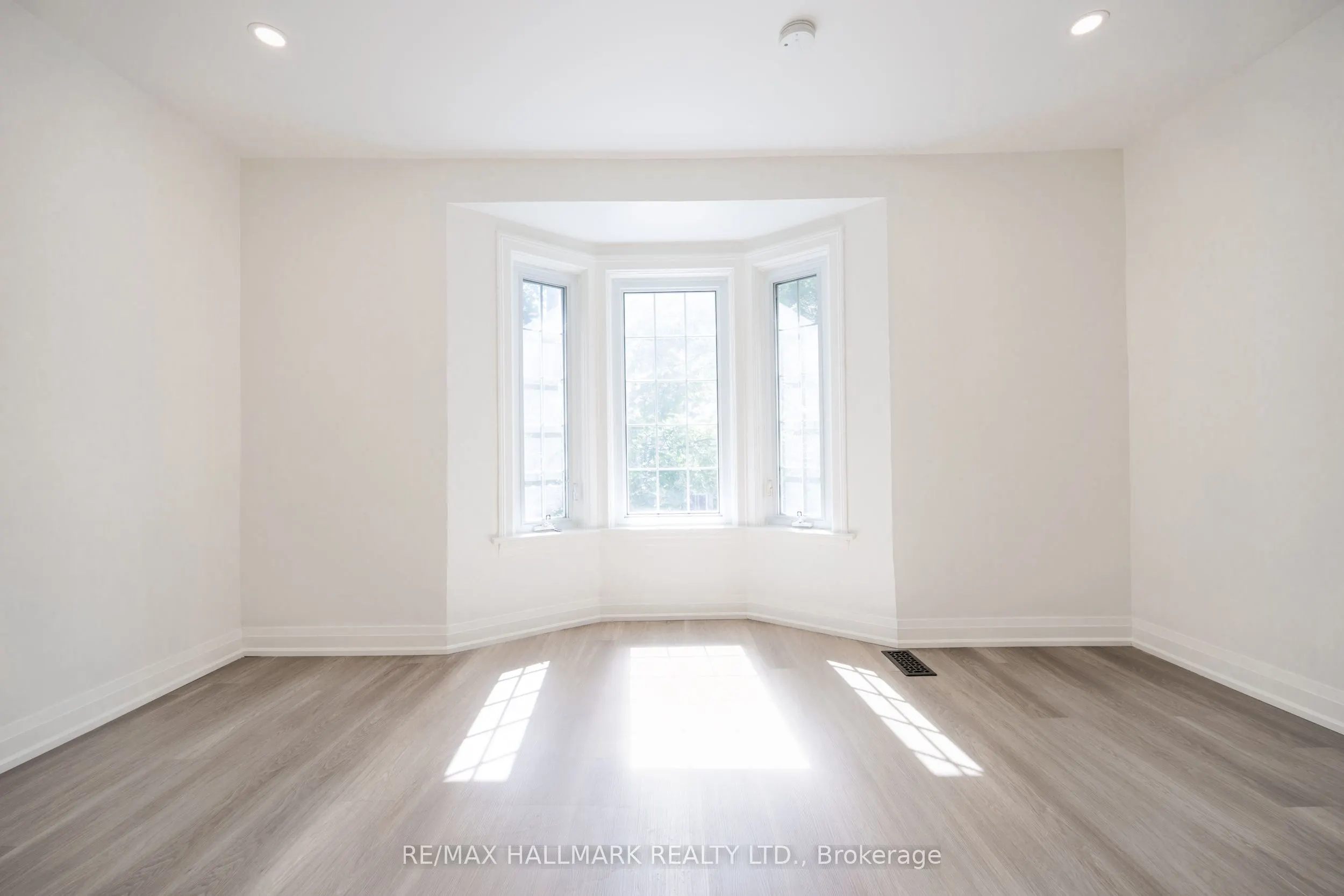 100 Dearbourne Avenue