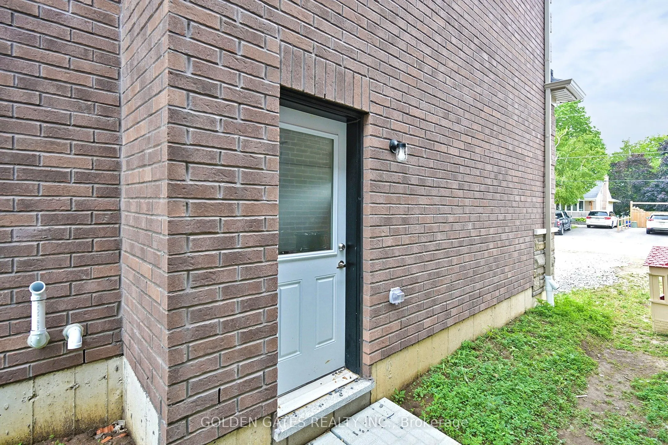 469 Balsam Street
