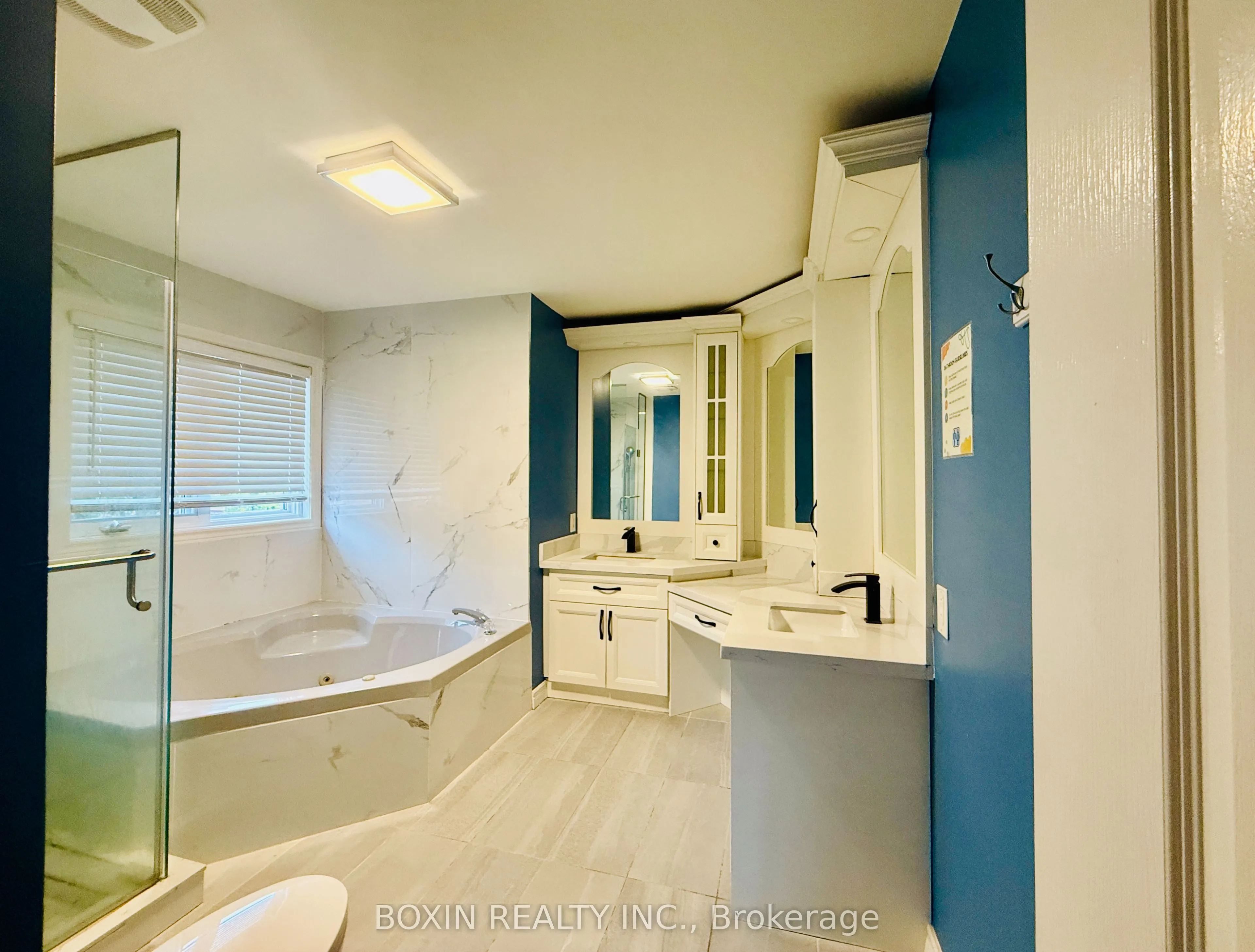 1 Adirondack Gate, #Room 1
