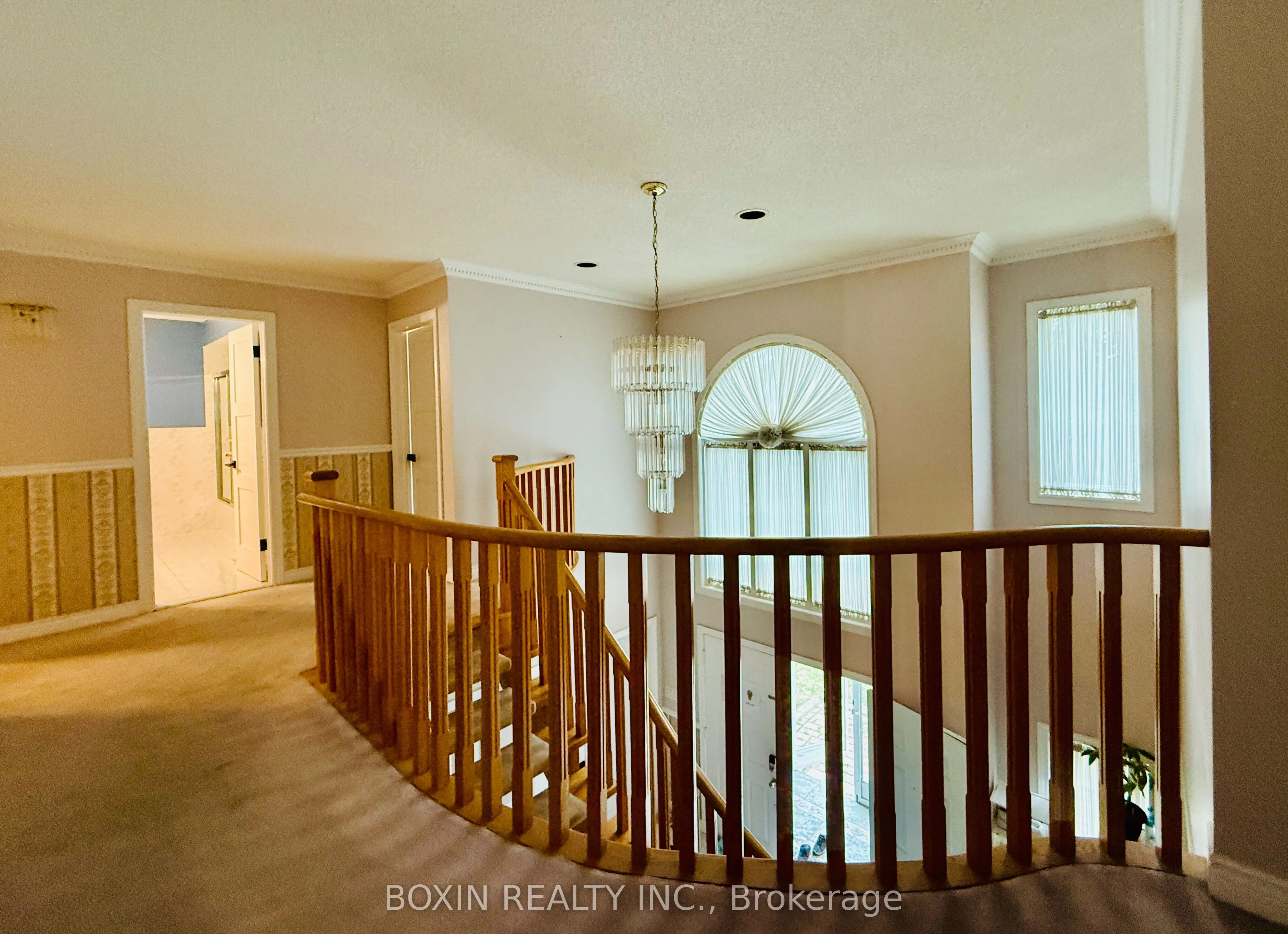 1 Adirondack Gate, #Room 2