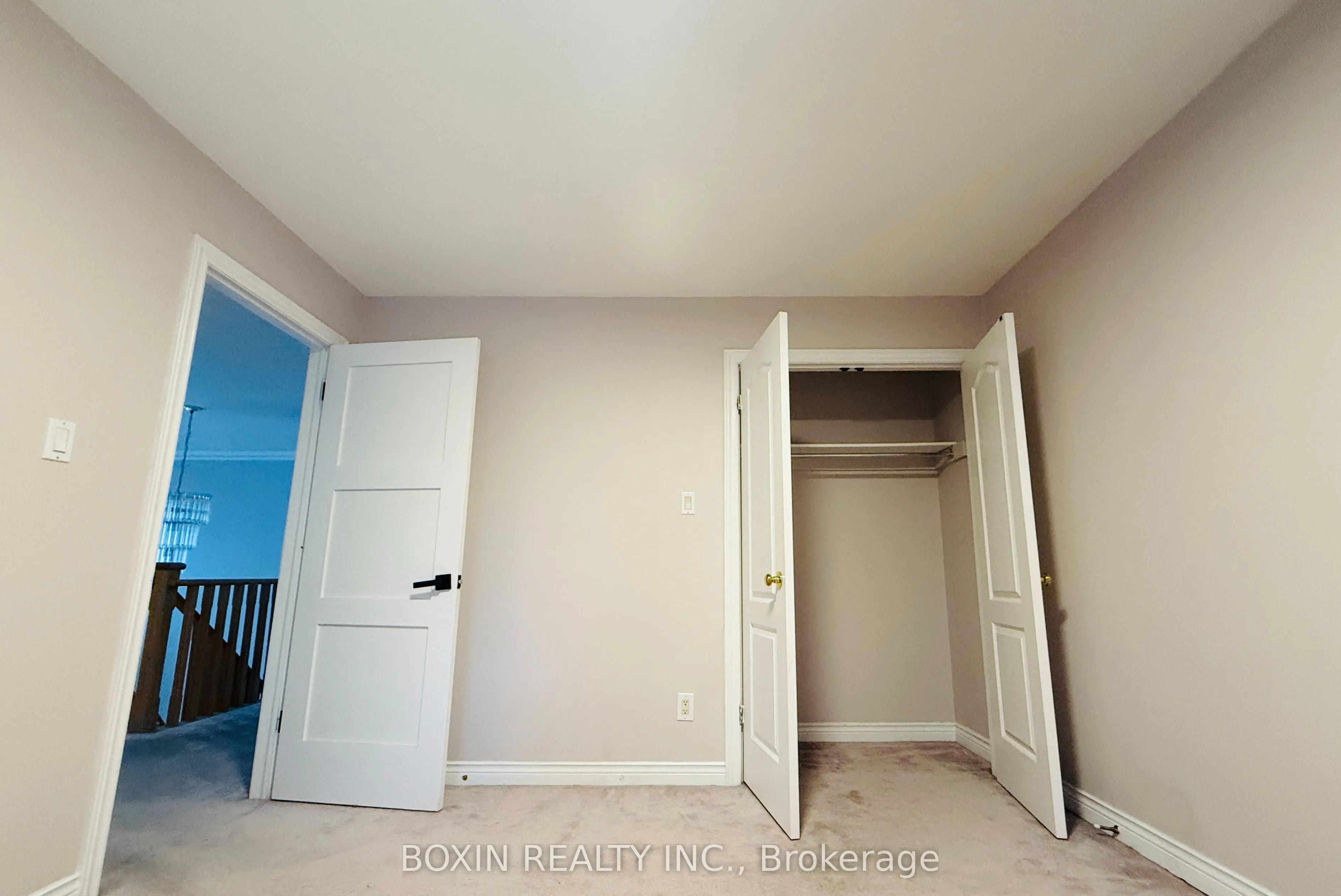 1 Adirondack Gate, #Room 2