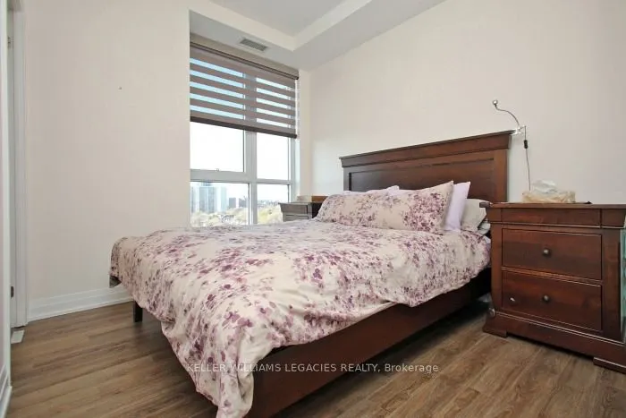 286 Main Street, #903