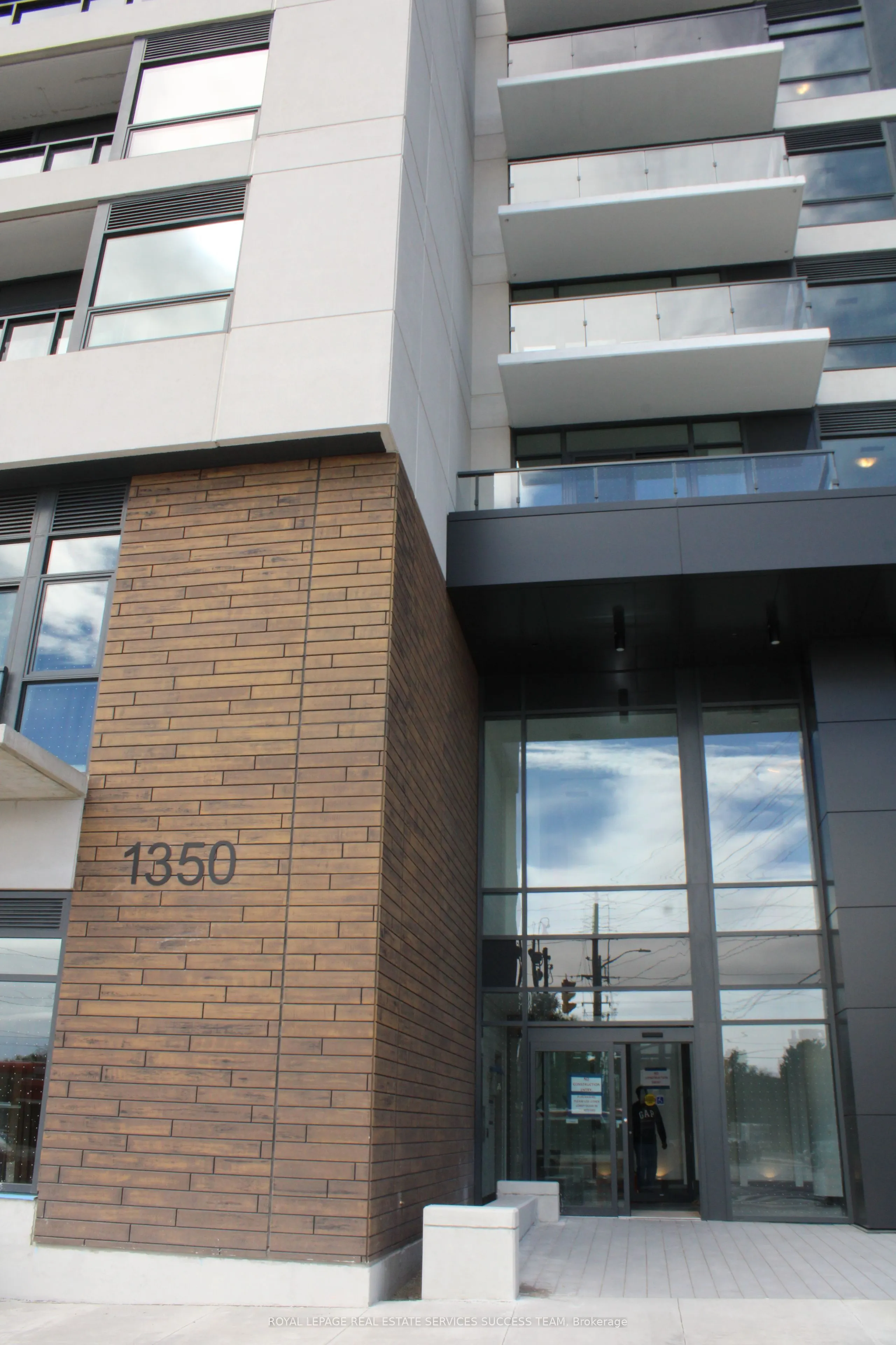 1350 Ellesmere Road, #726