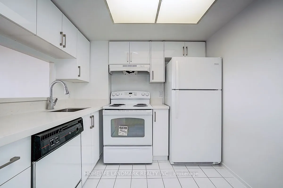 2550 Lawrence Avenue E, #915