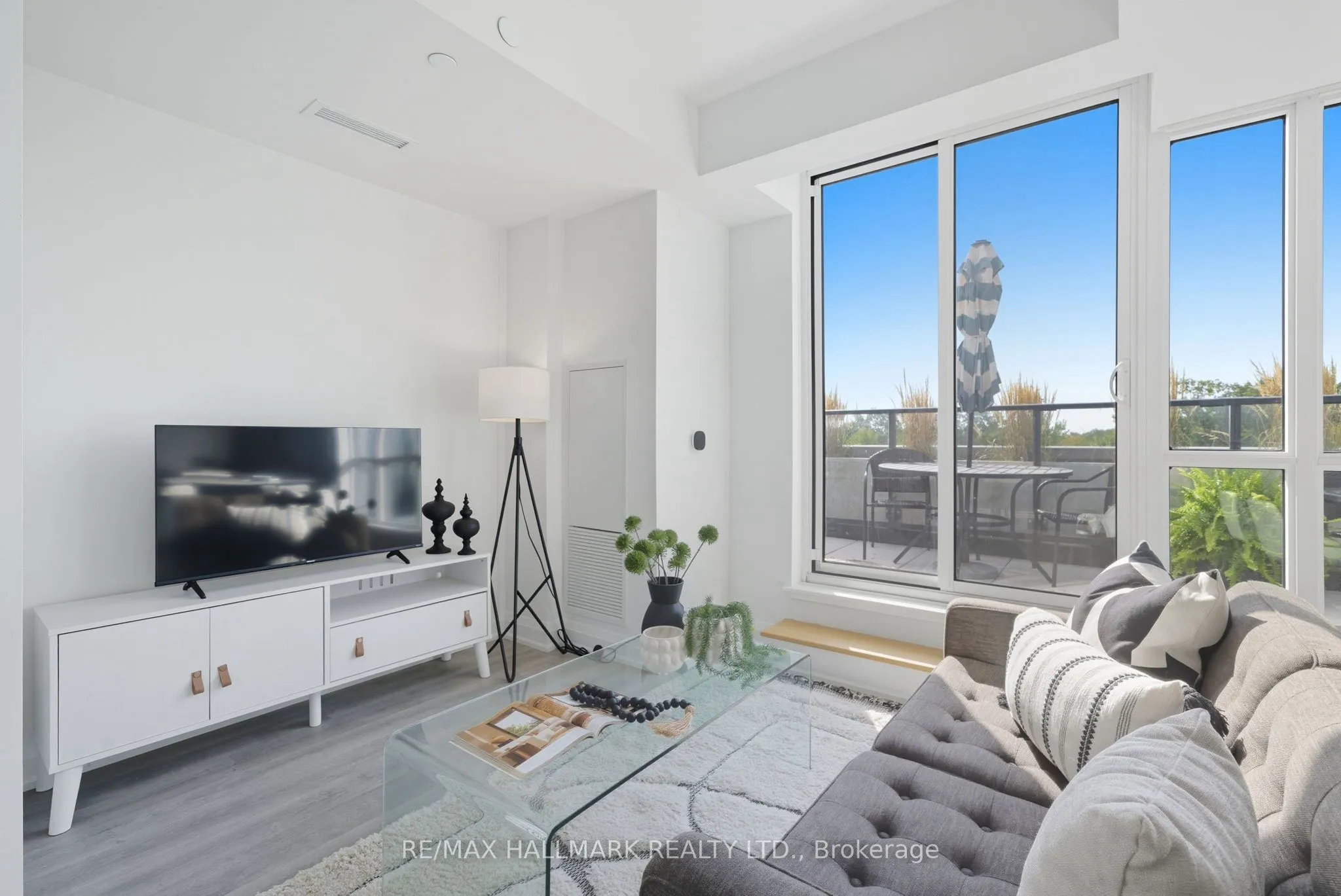 2369 Danforth Avenue, #513