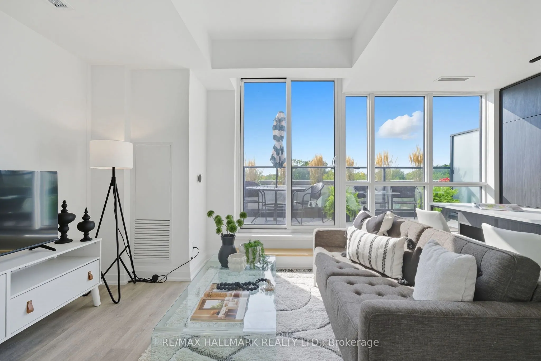 2369 Danforth Avenue, #513