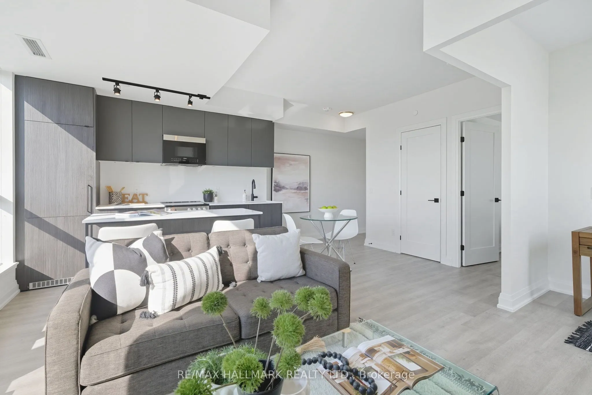 2369 Danforth Avenue, #513