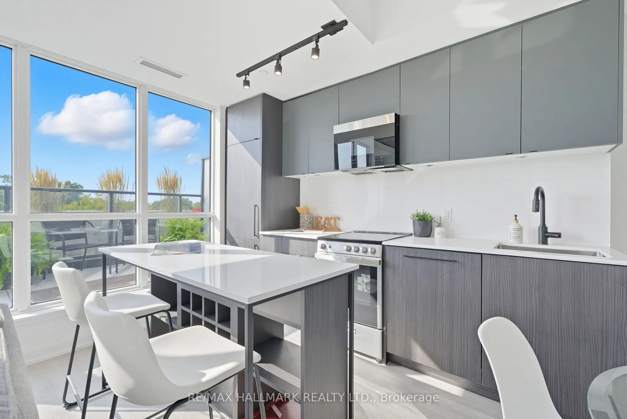 2369 Danforth Avenue, #513