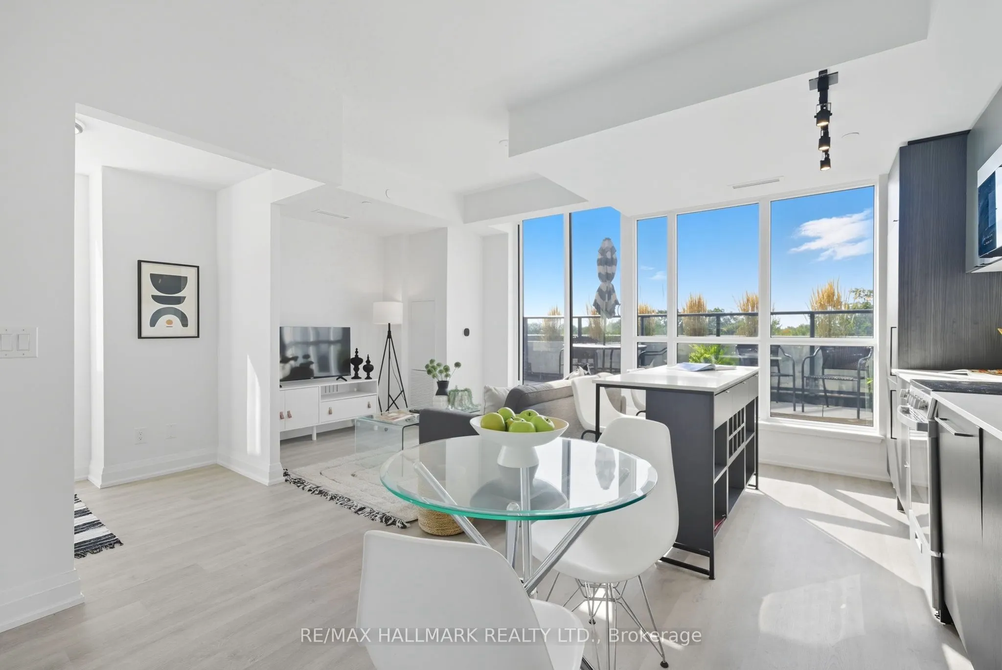 2369 Danforth Avenue, #513