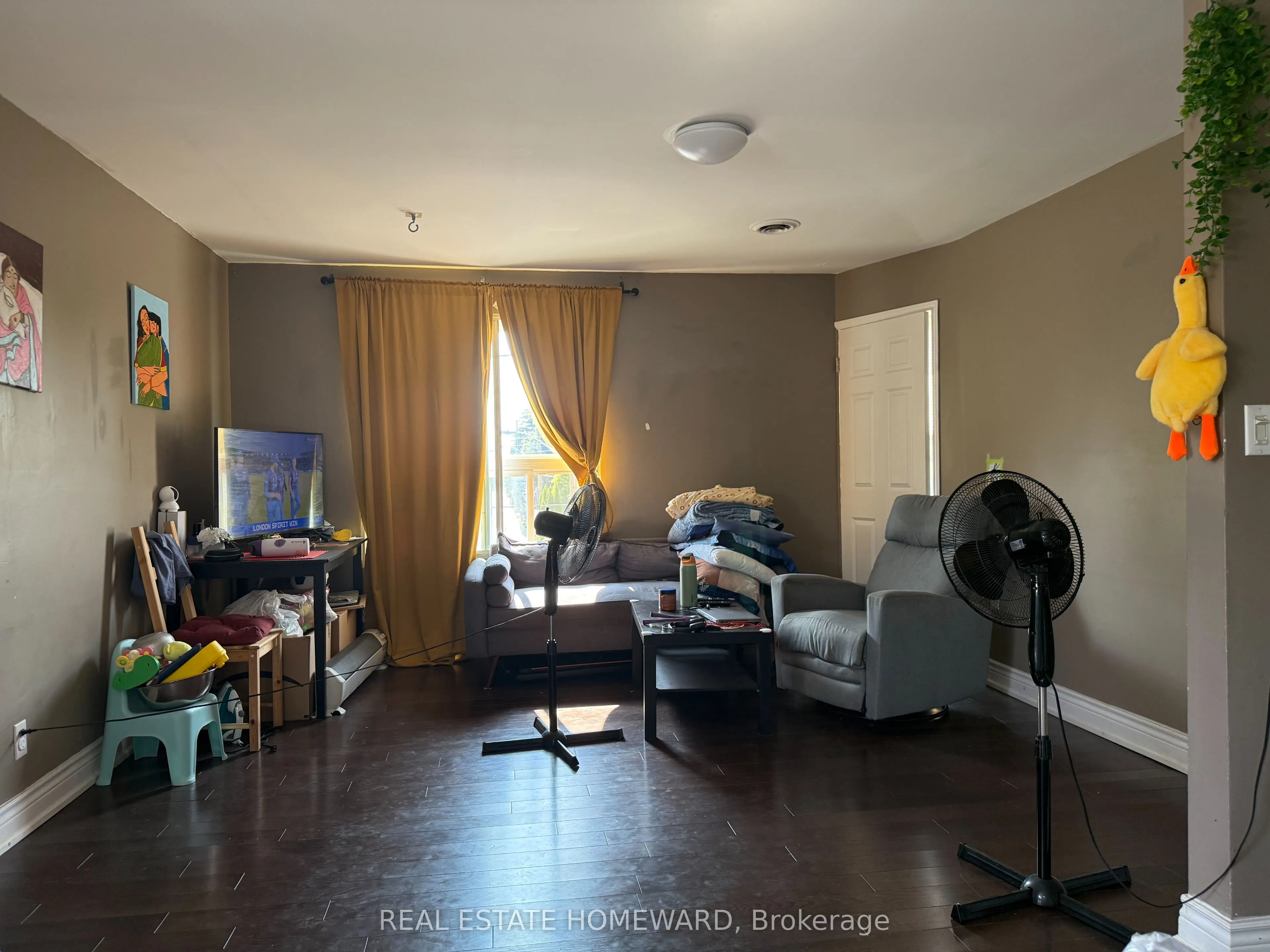 983 Victoria Park Avenue, #2nd Floor