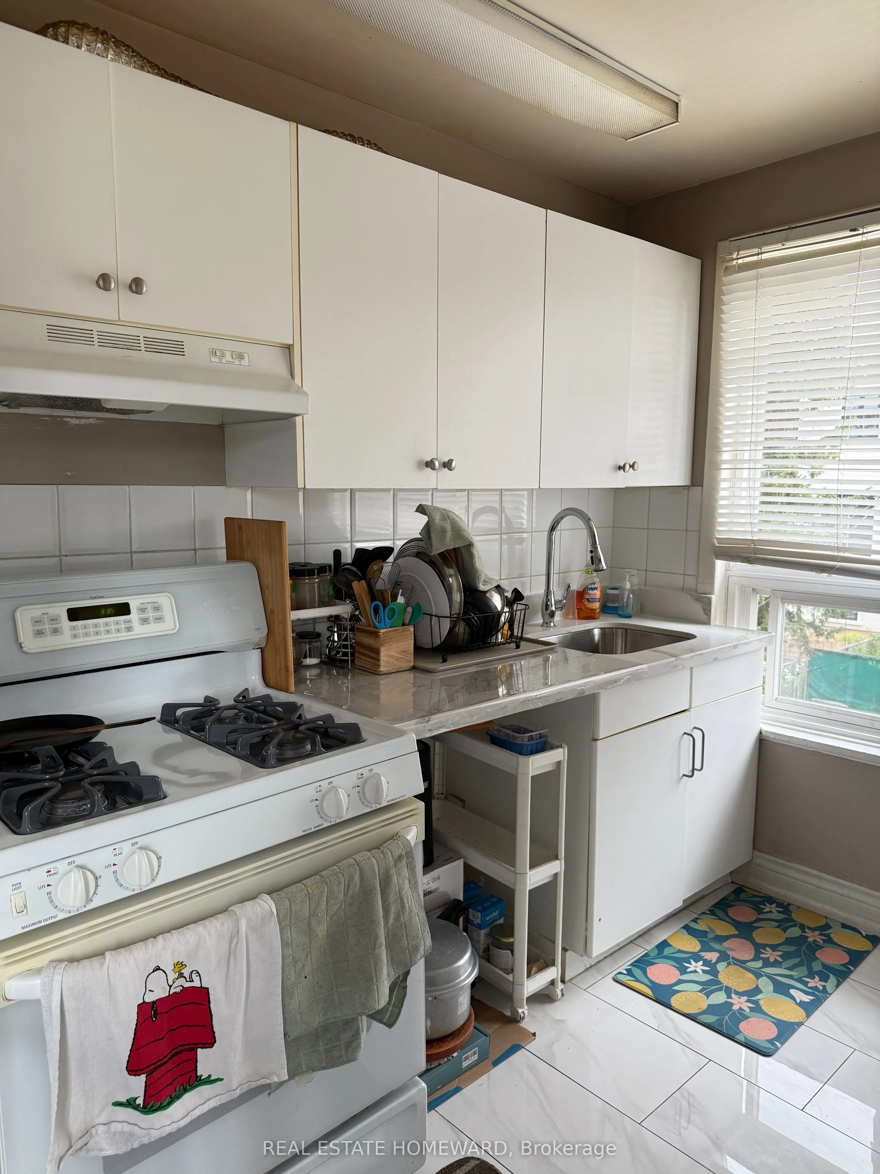 983 Victoria Park Avenue, #2nd Floor