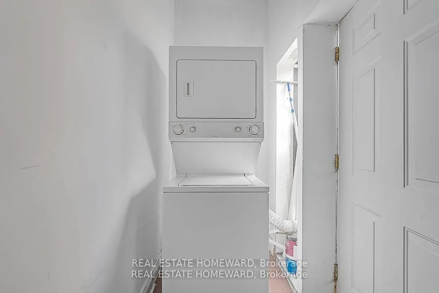983 Victoria Park Avenue, #2nd Floor