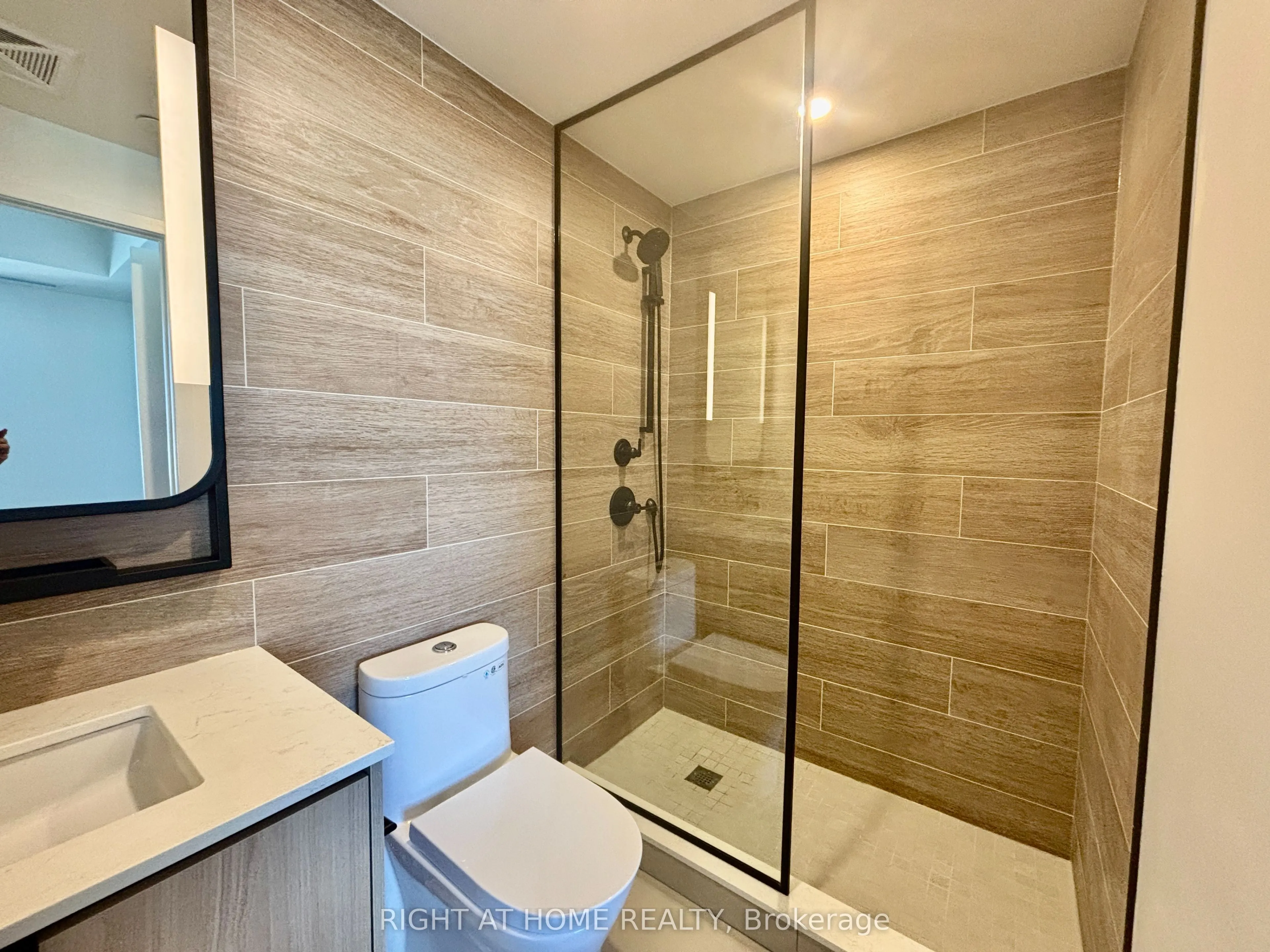 1050 Eastern Avenue, #903