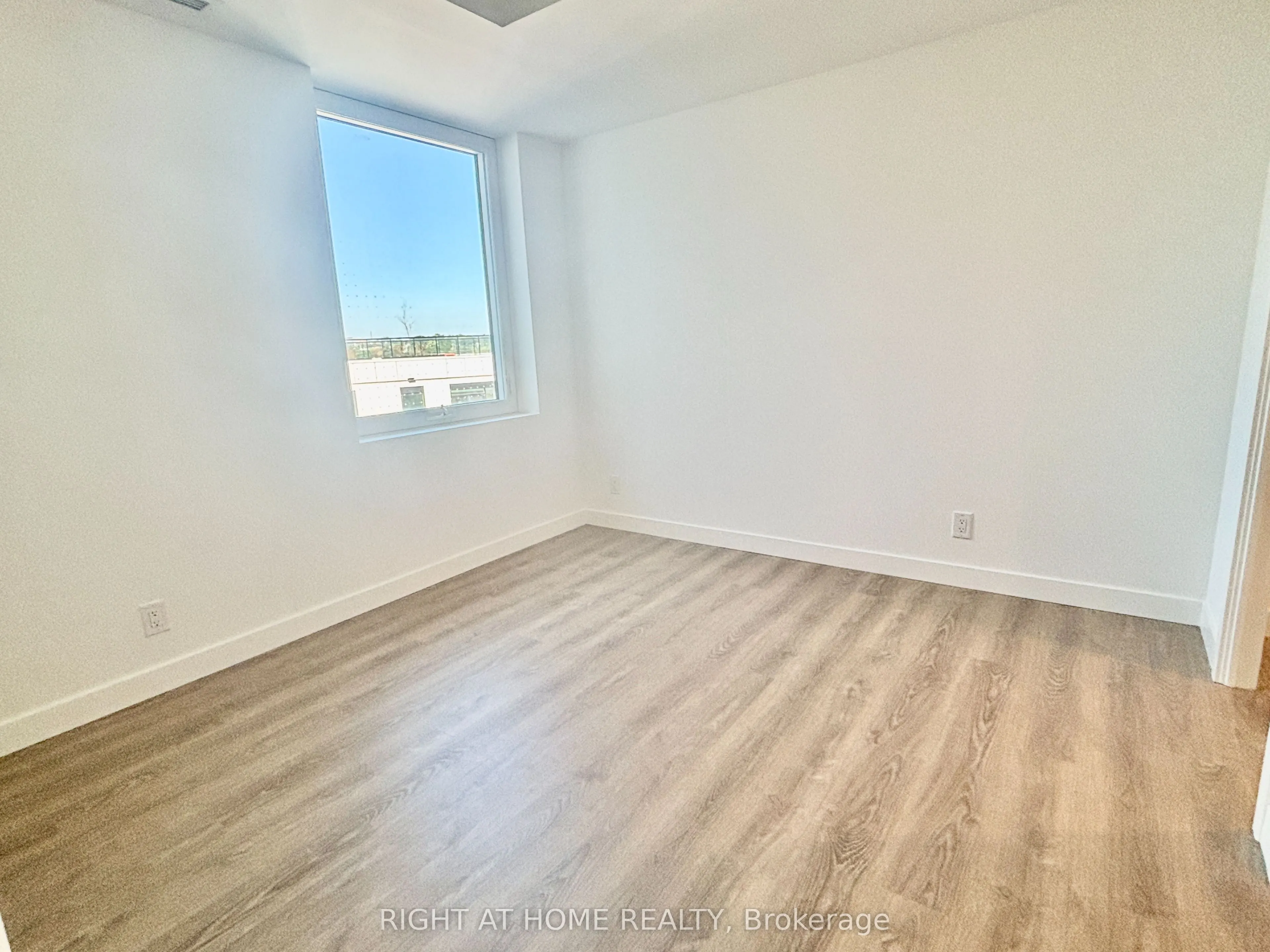1050 Eastern Avenue, #903