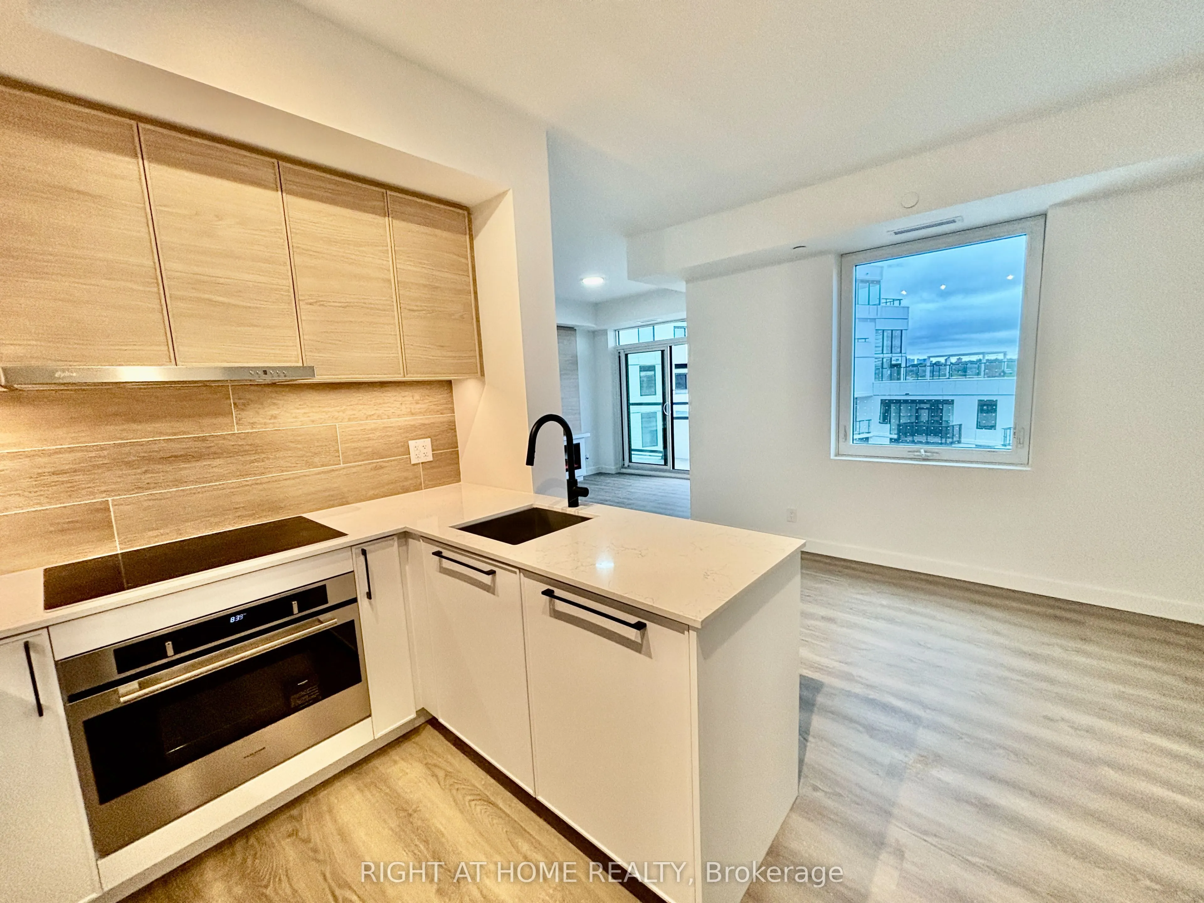 1050 Eastern Avenue, #903
