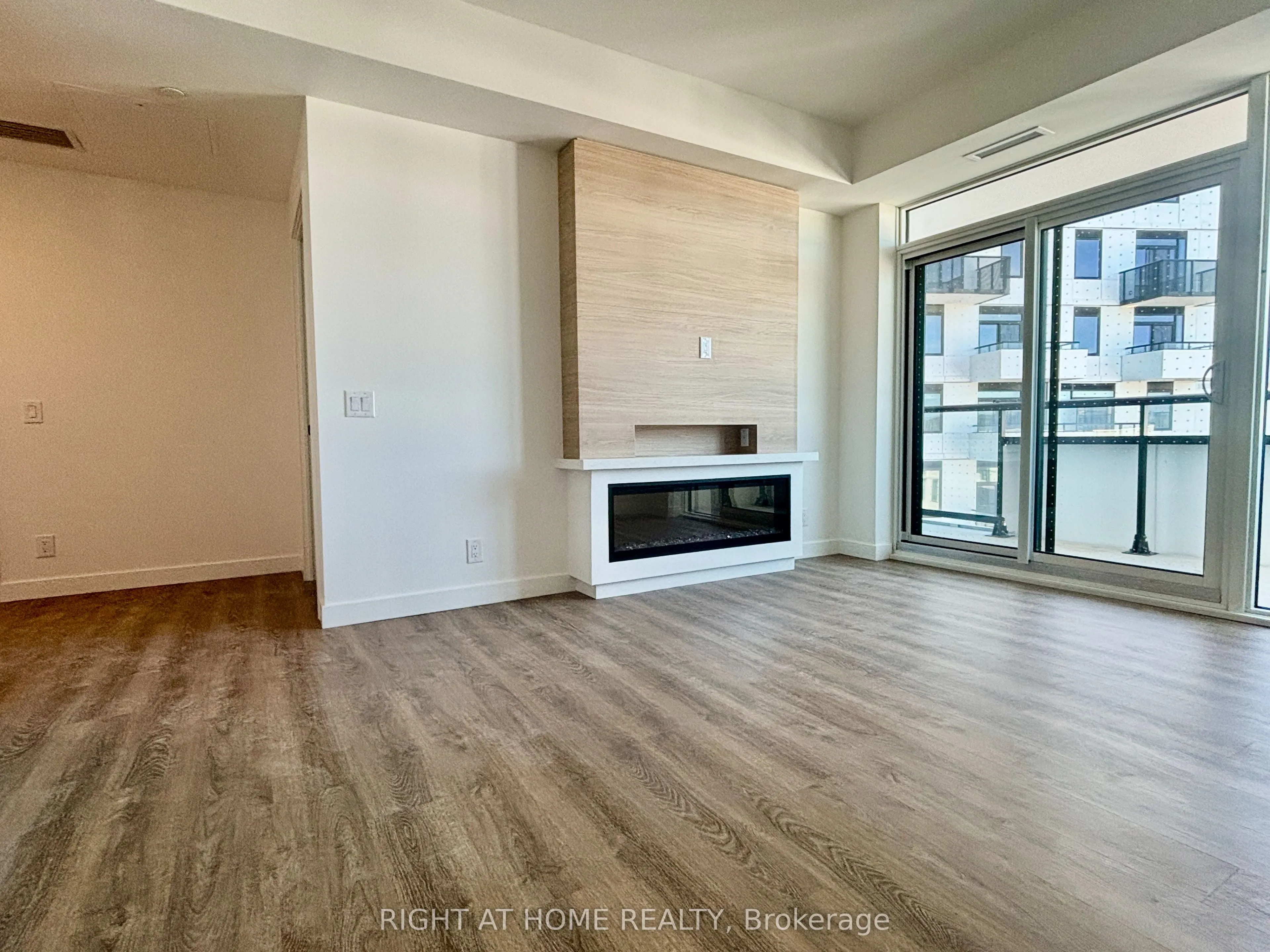 1050 Eastern Avenue, #903