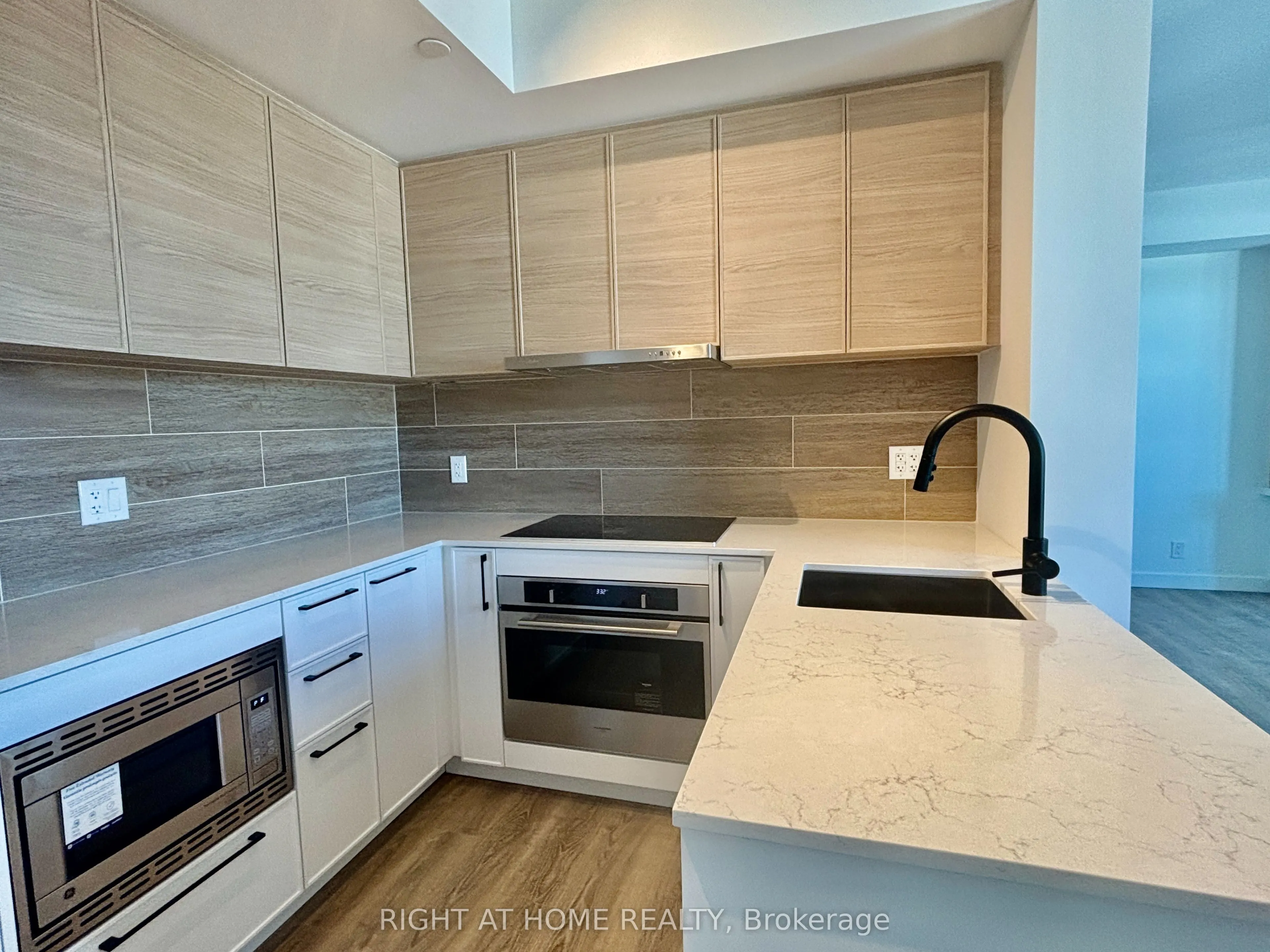 1050 Eastern Avenue, #903