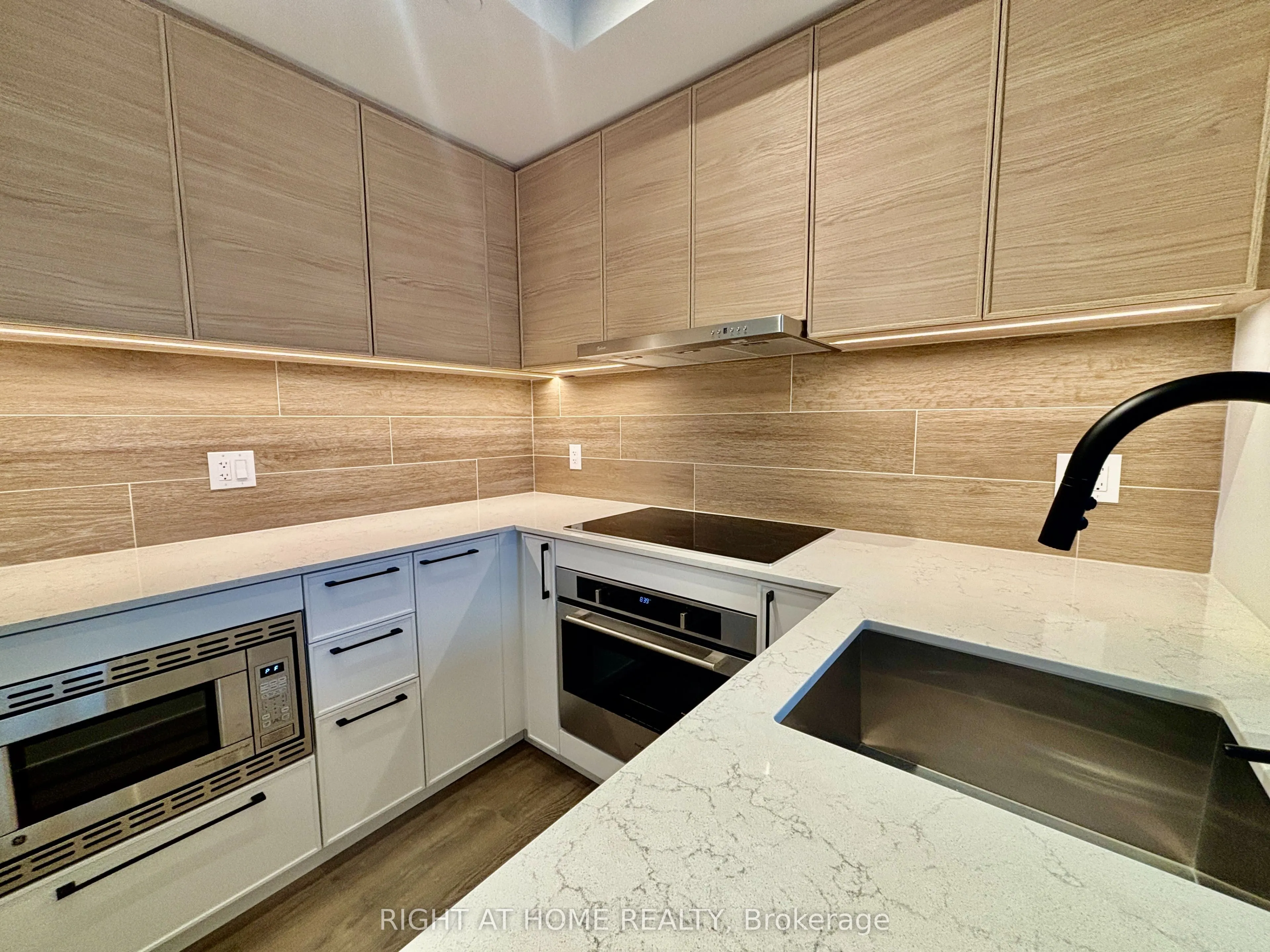 1050 Eastern Avenue, #903