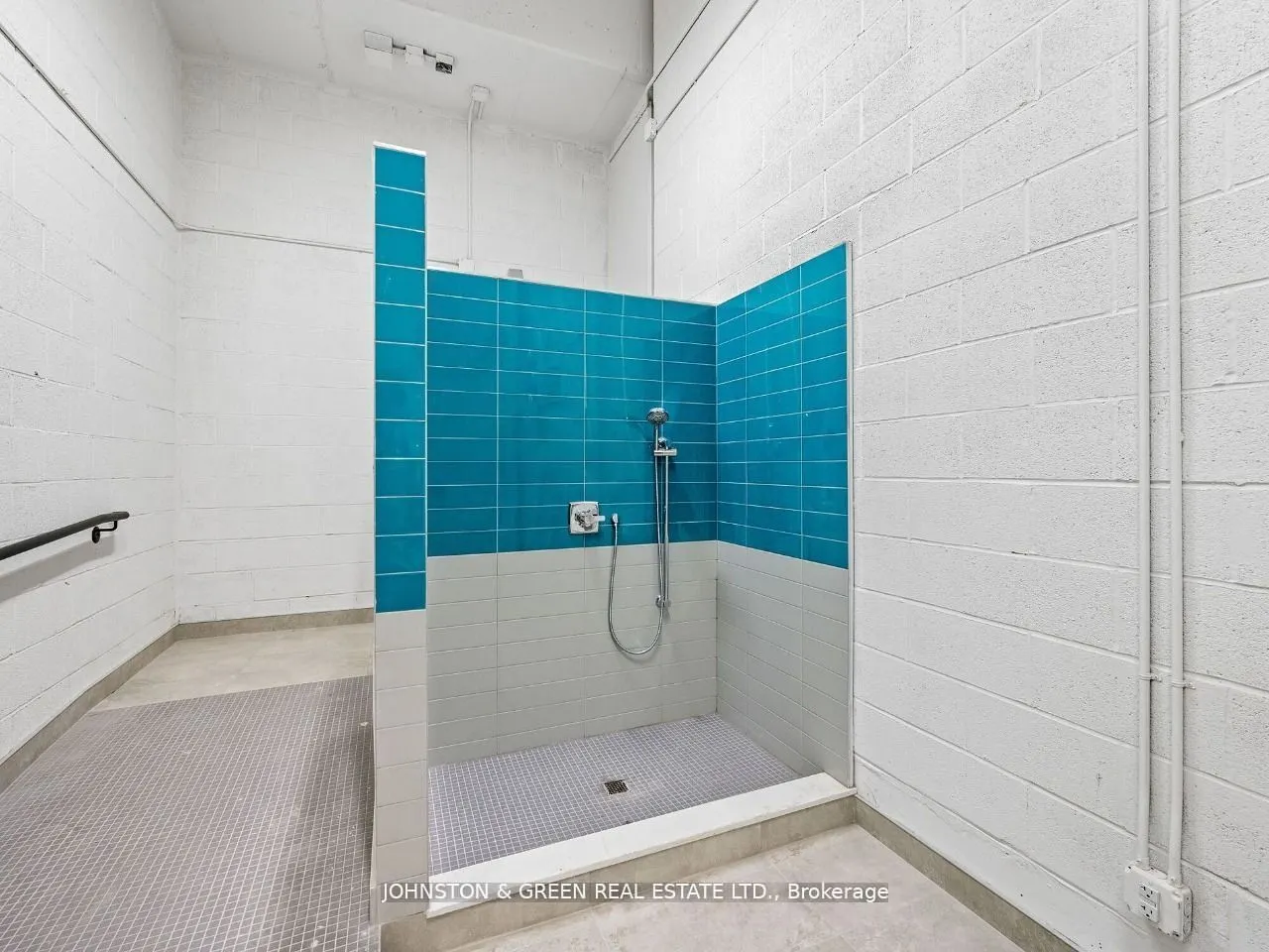 286 Main Street, #1910