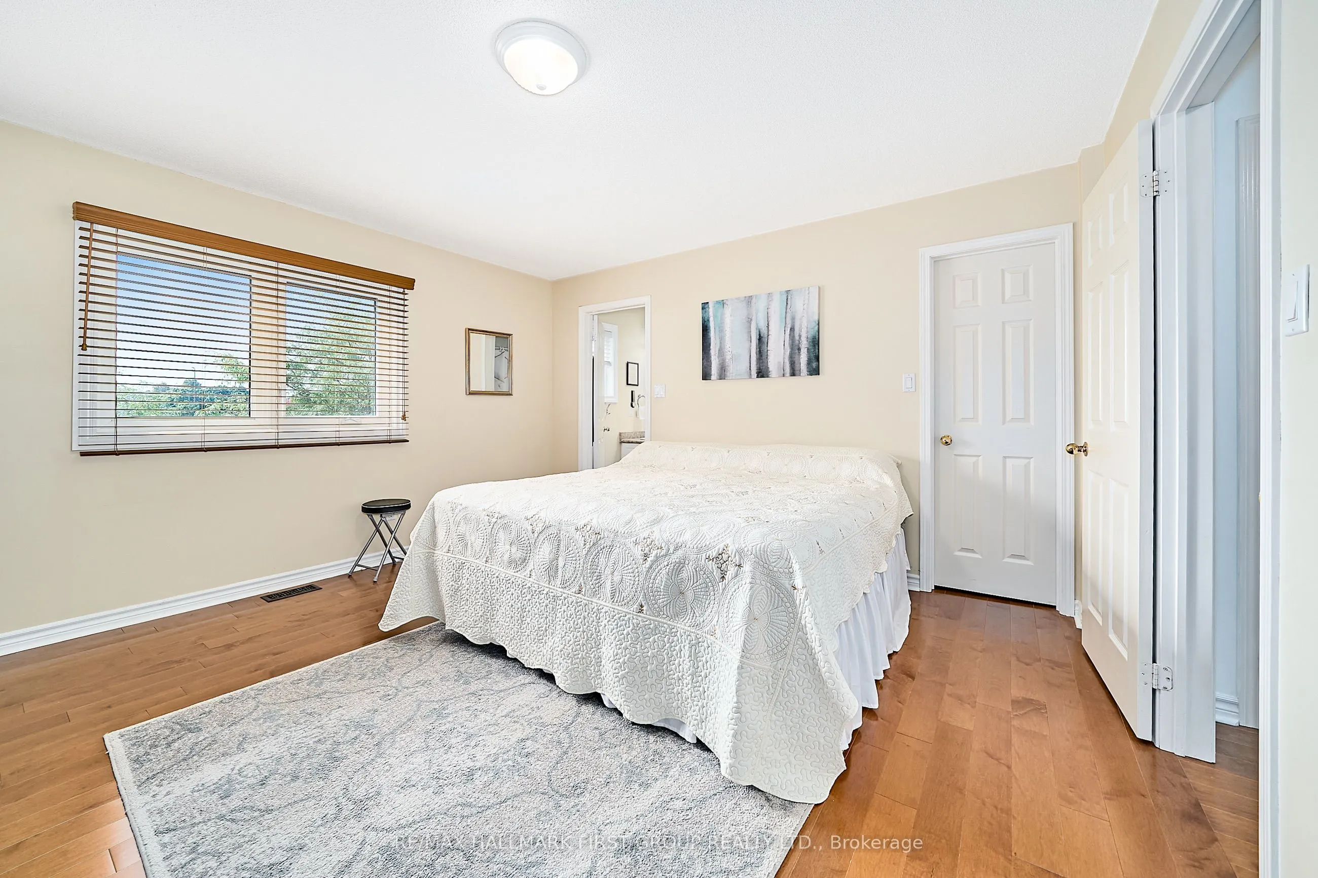 1505 Avonmore Square