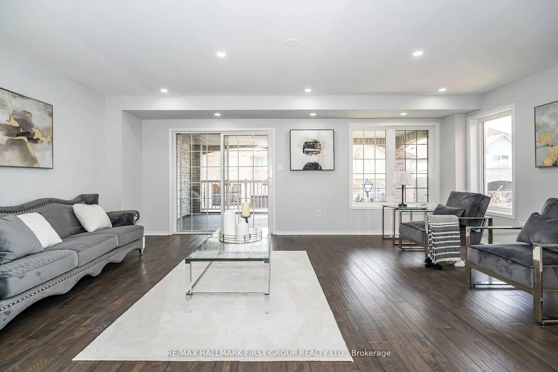 527 Rossland Road E