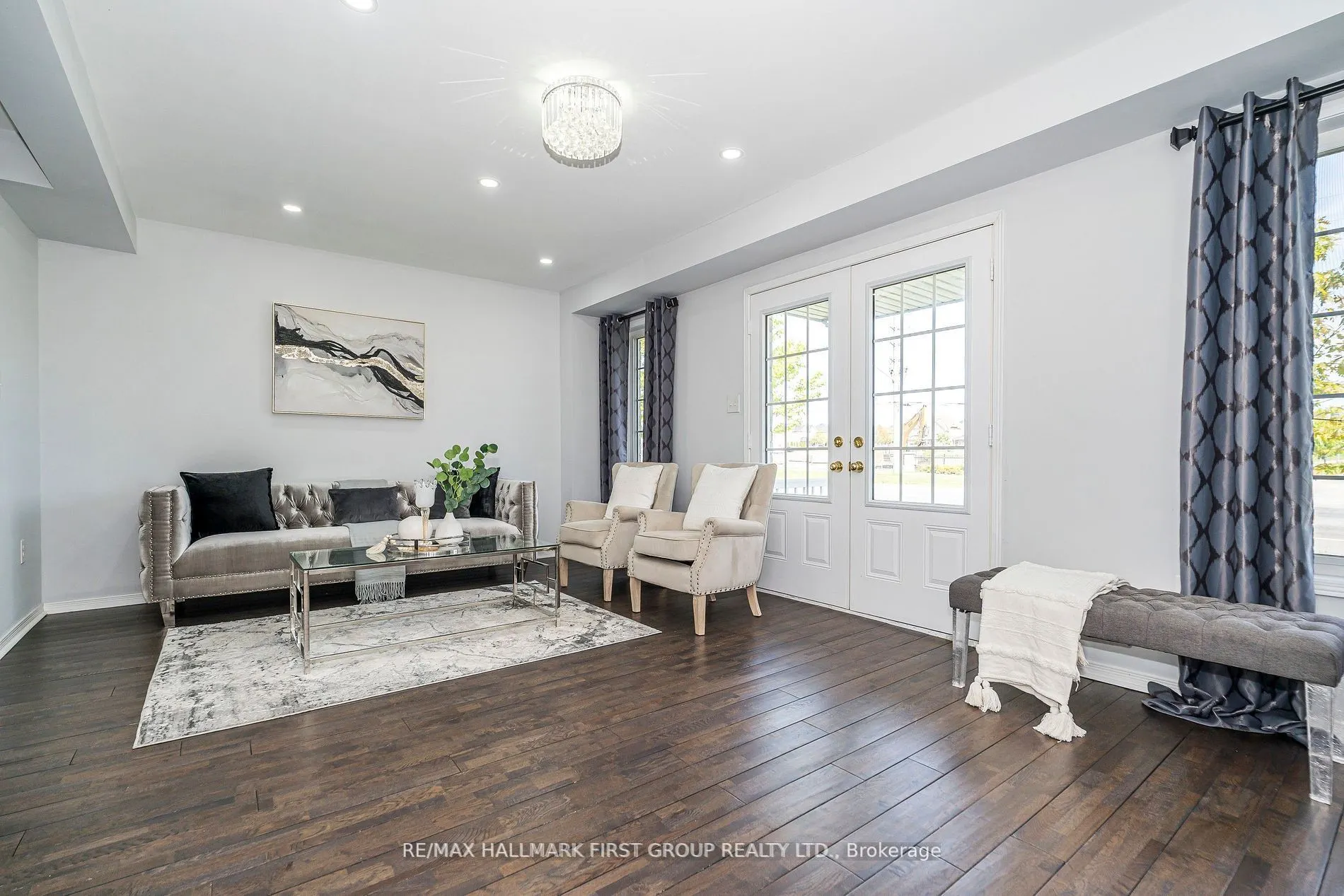 527 Rossland Road E