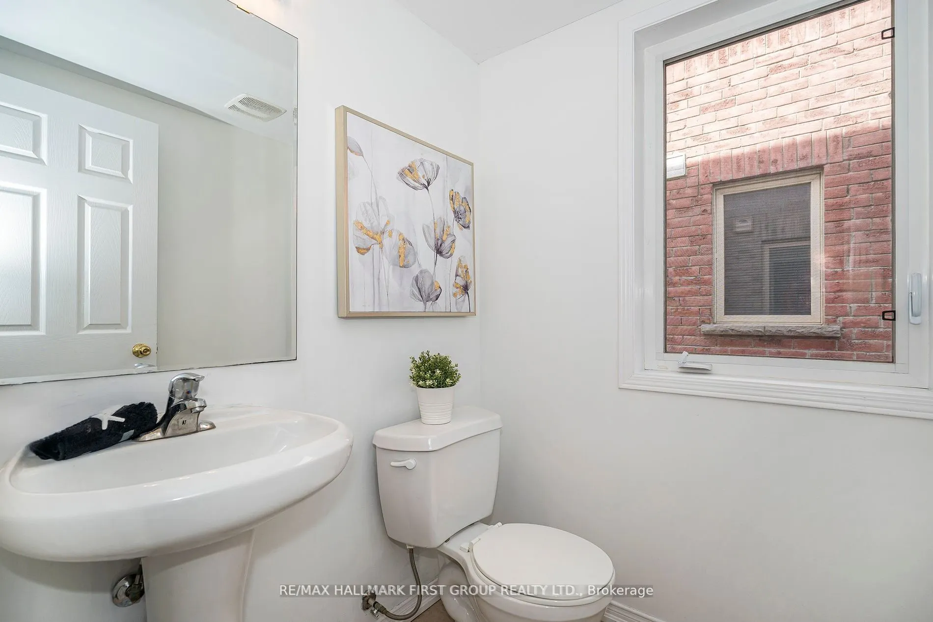 527 Rossland Road E