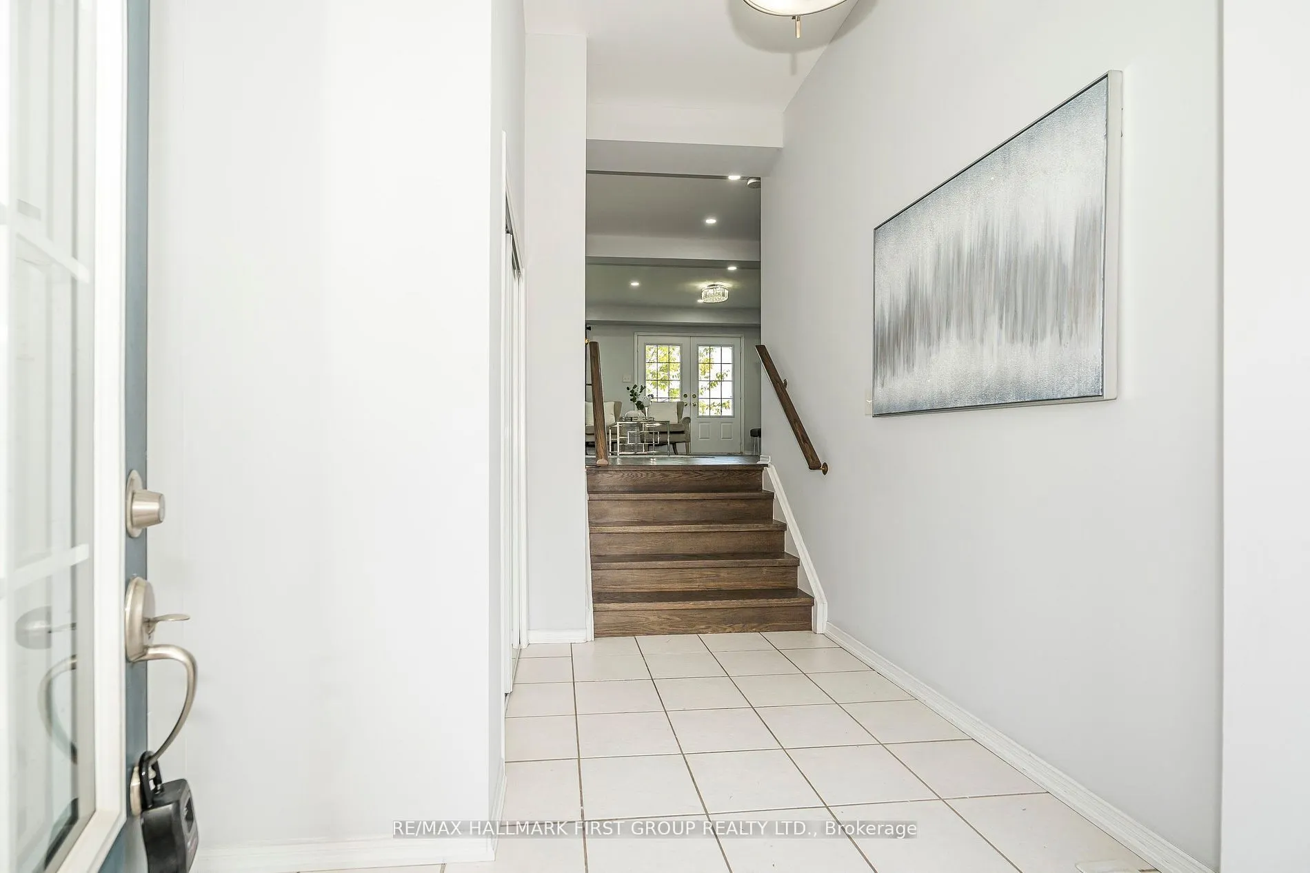 527 Rossland Road E