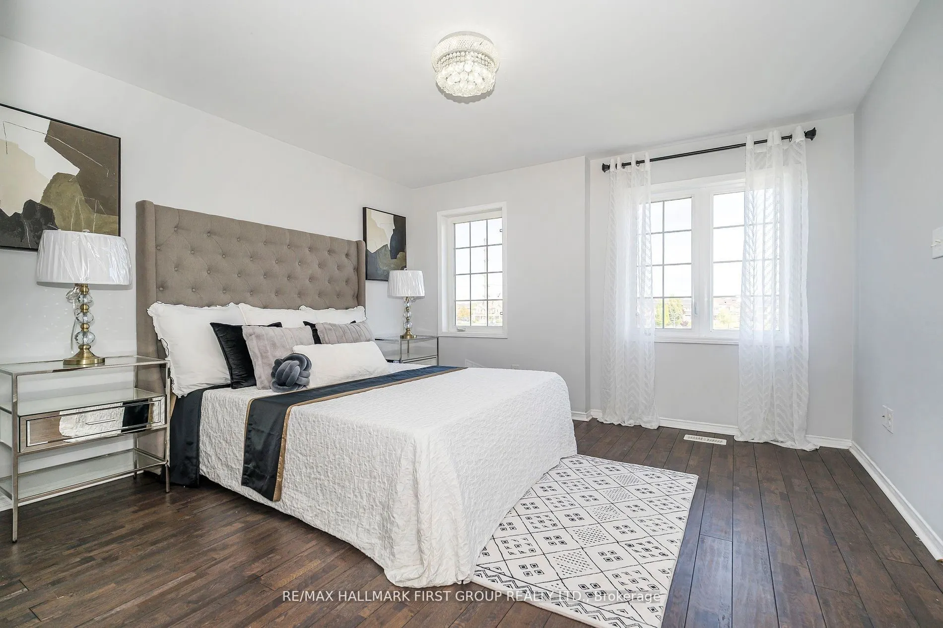 527 Rossland Road E