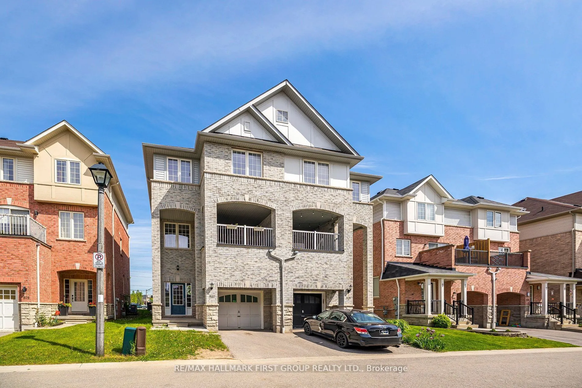 527 Rossland Road E