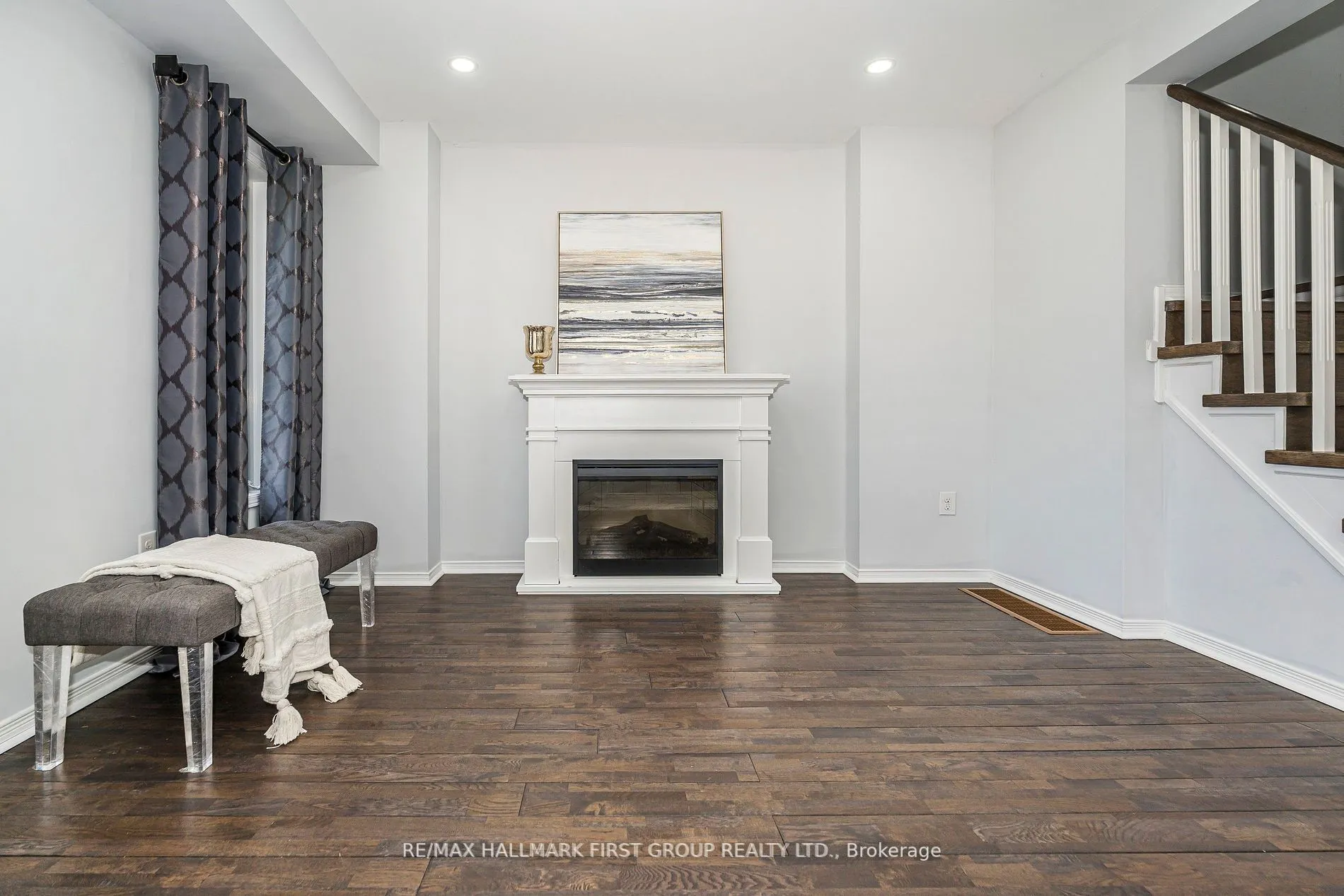 527 Rossland Road E