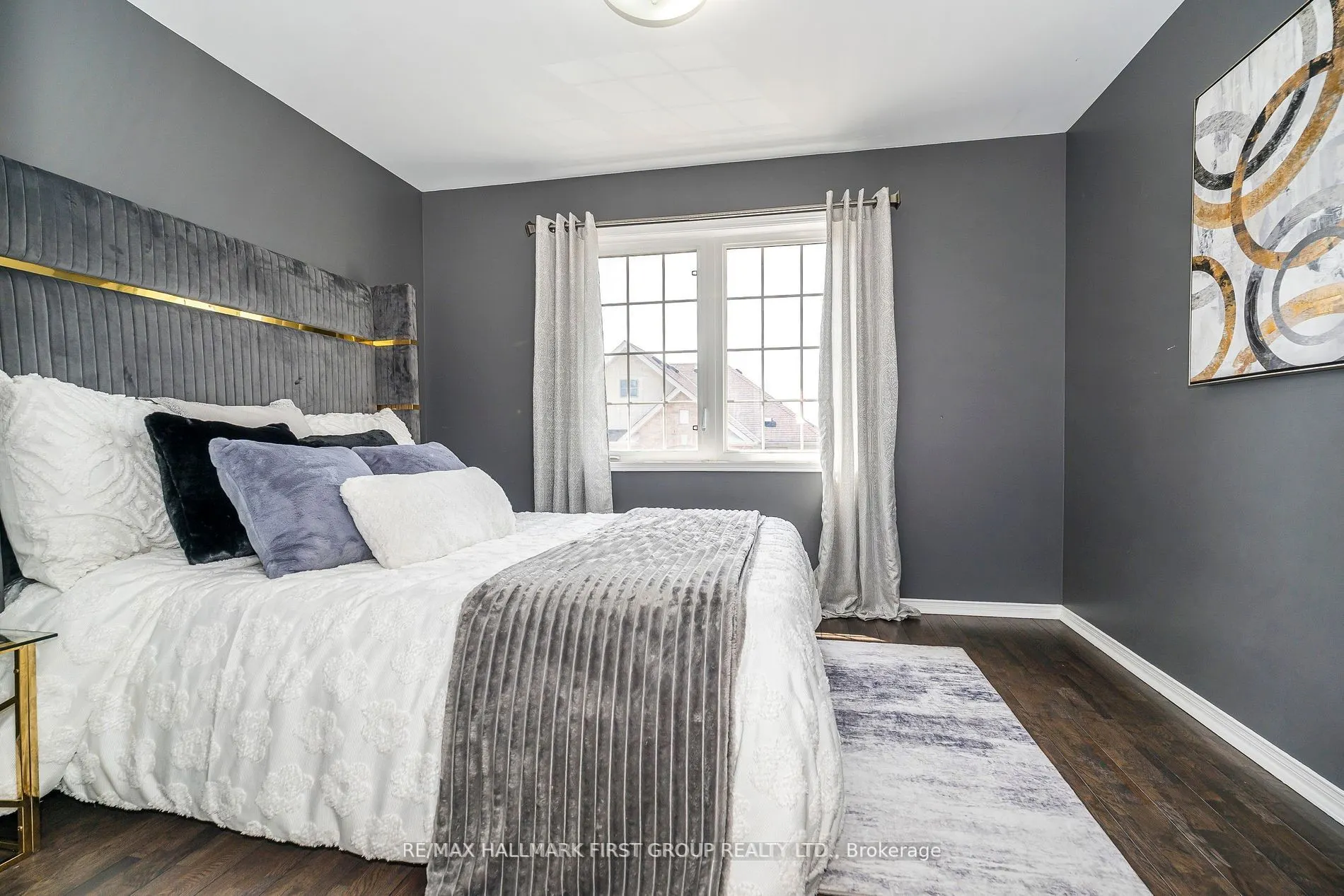 527 Rossland Road E