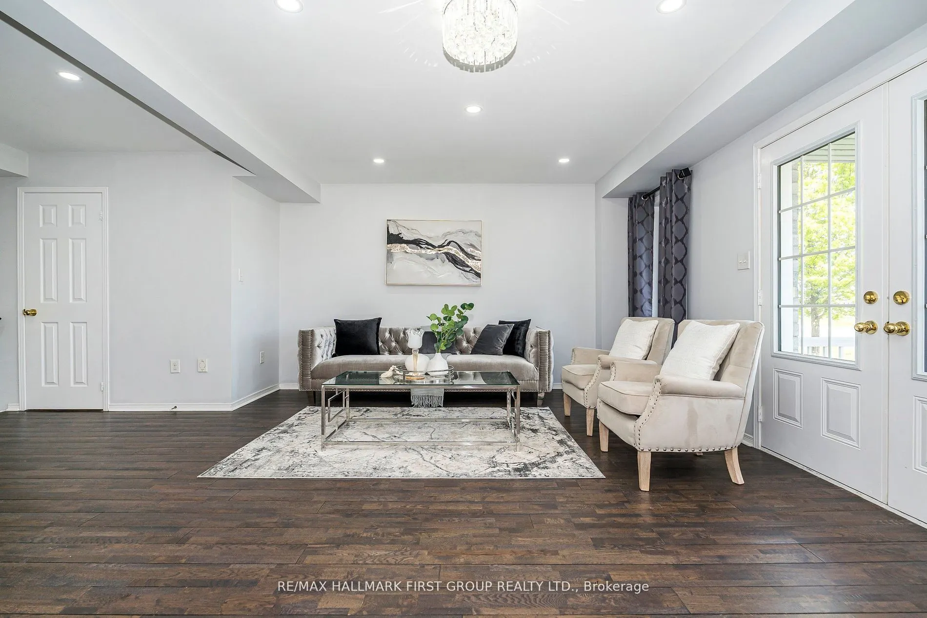 527 Rossland Road E